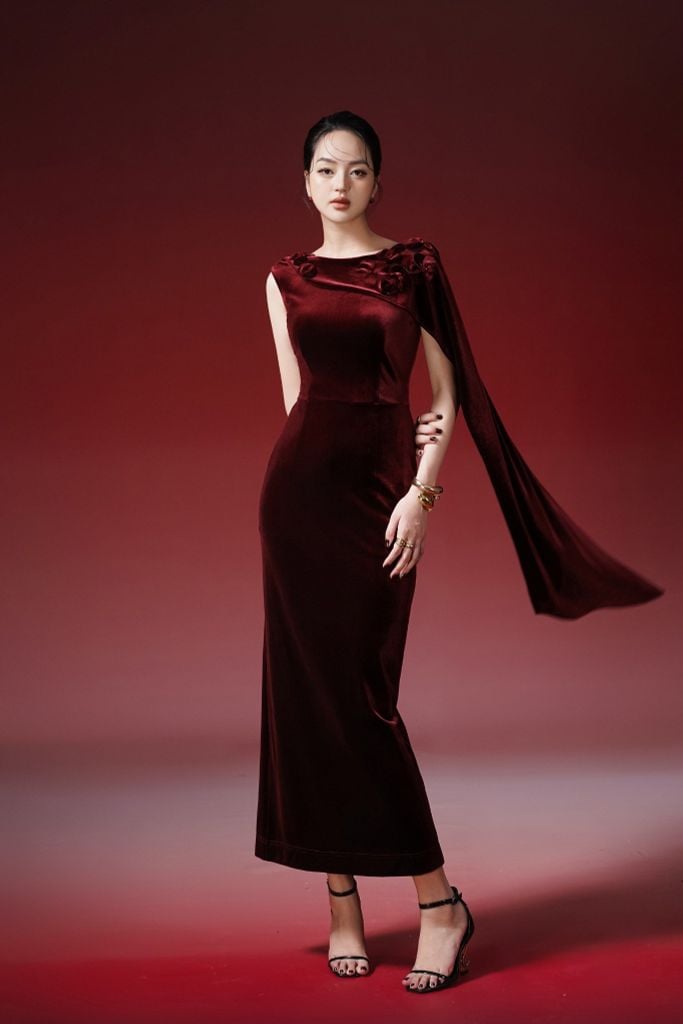 ĐẦM NHUNG ĐỎ D04912