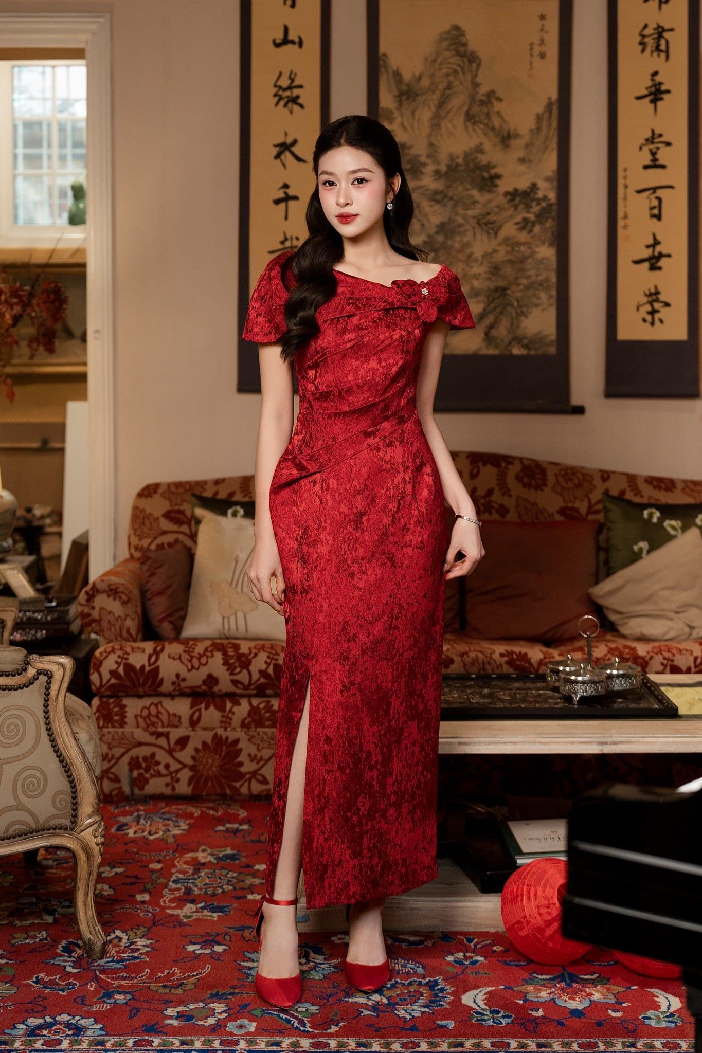 ĐẦM TIỆC GẤM ĐỎ D09012