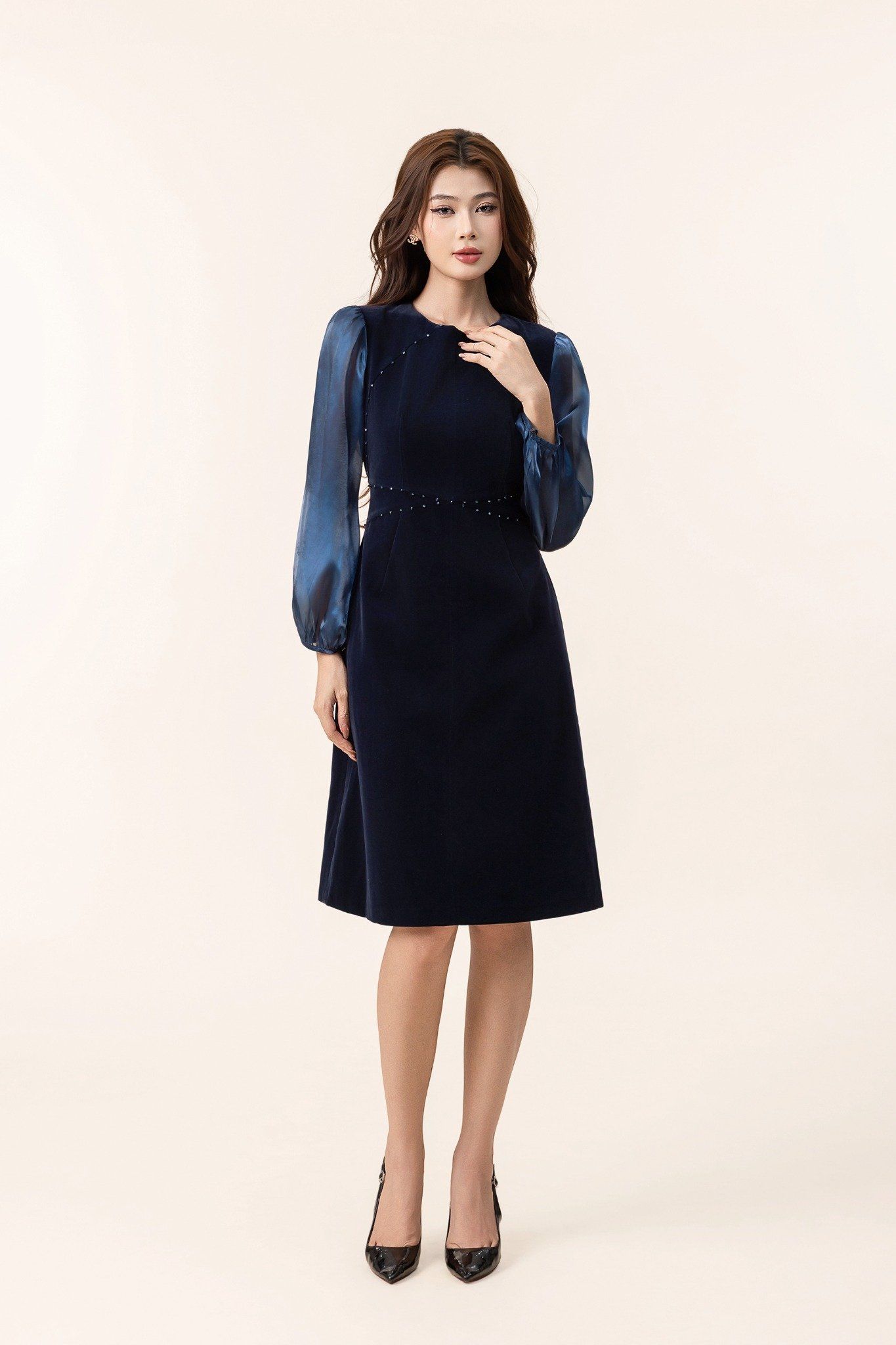 ĐẦM NHUNG ĐÍNH CƯỜM D07372