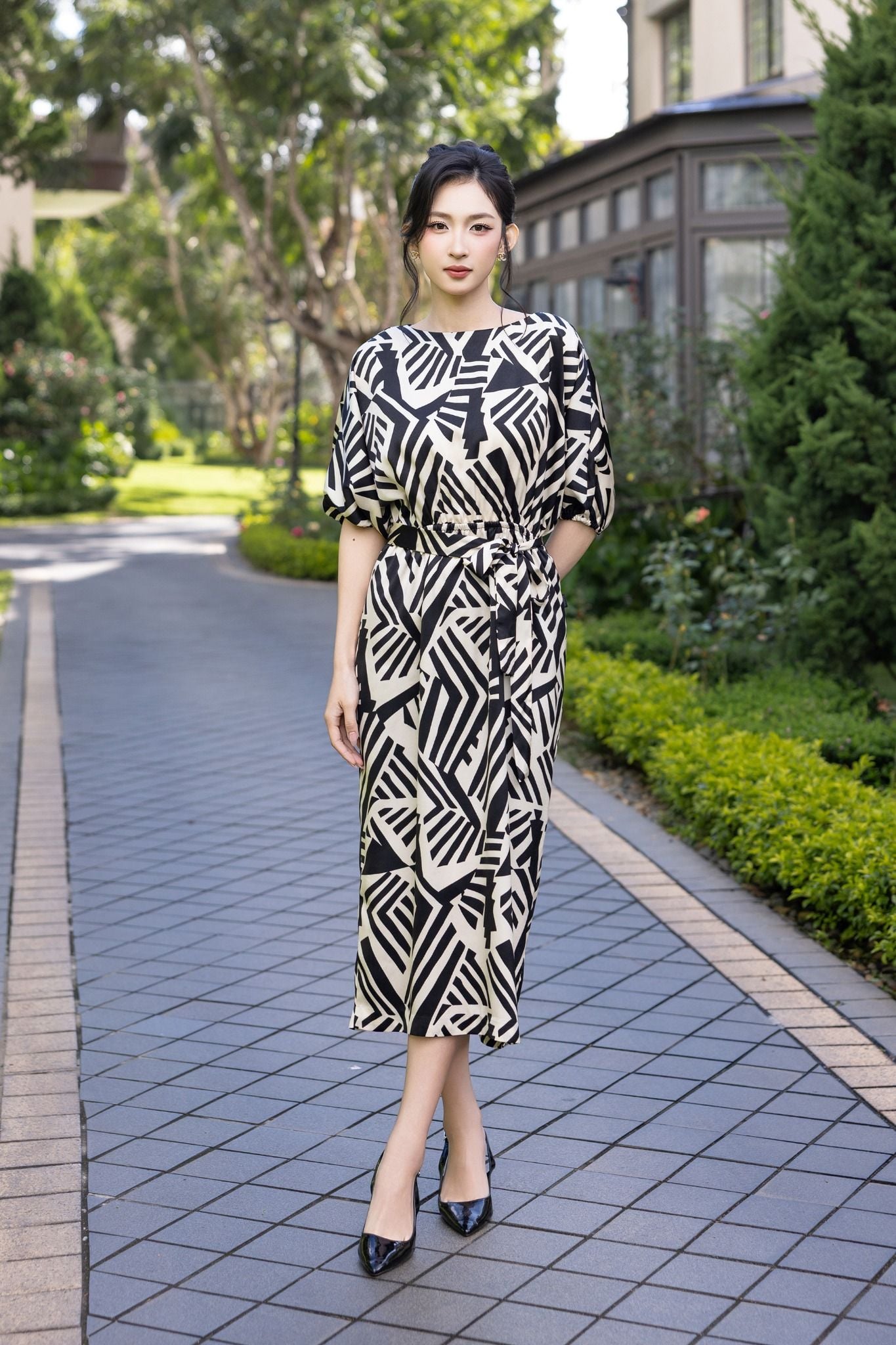 ĐẦM HOẠ TIẾT KÈM ĐAI D64082