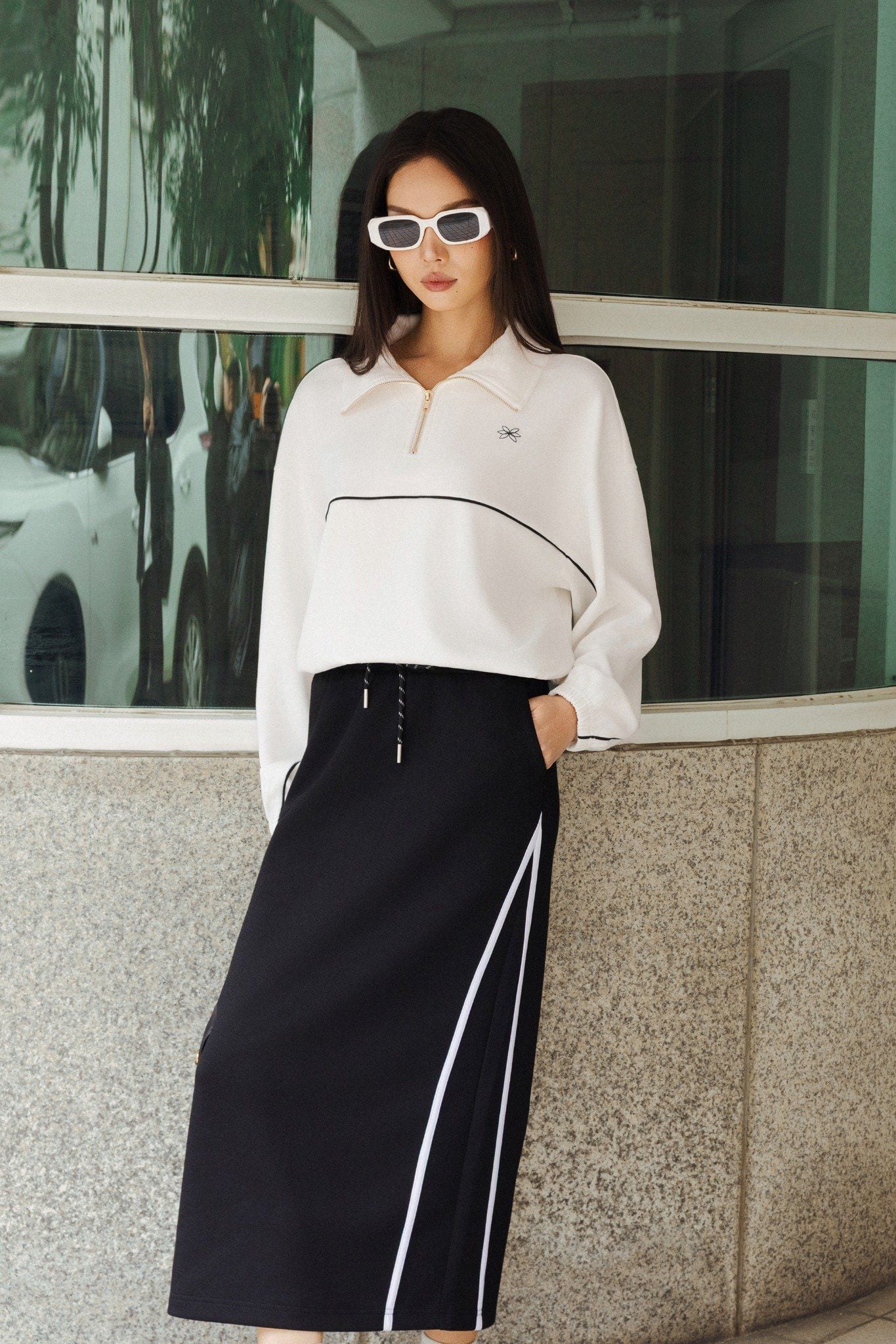 CHÂN VÁY ĐEN SỌC TRẮNG Z65082