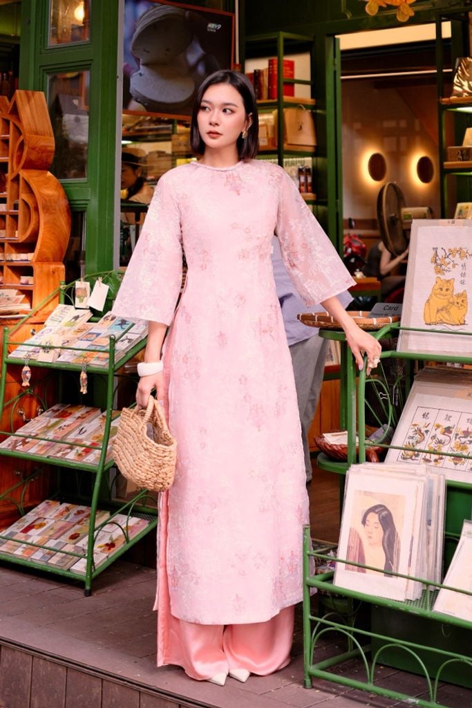 ÁO DÀI HỒNG THÊU AD04052