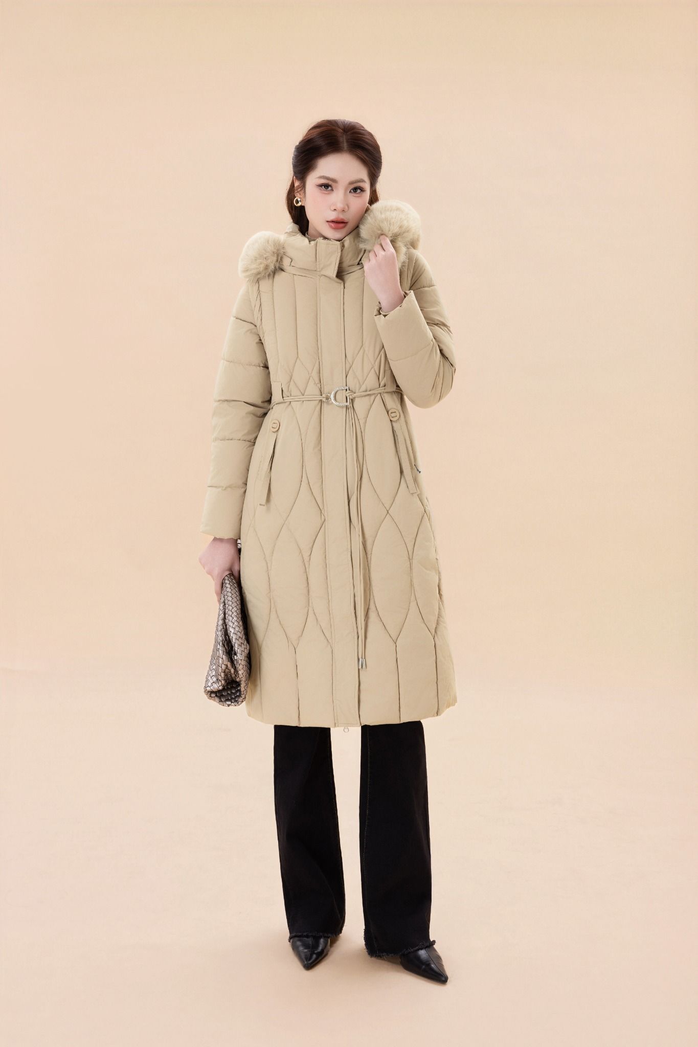 ÁO PHAO DÁNG DÀI MŨ LÔNG AK66012