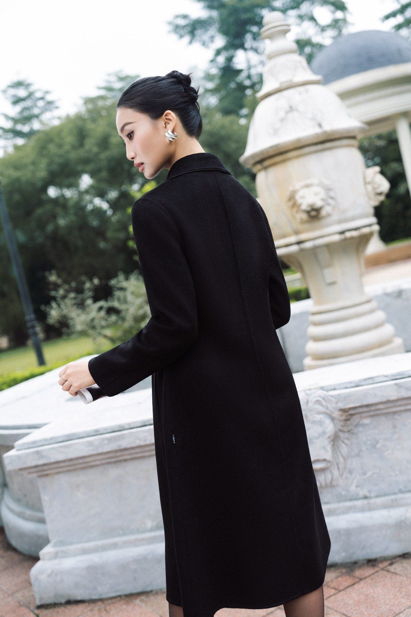 MĂNG TÔ DẠ ĐEN AK68042