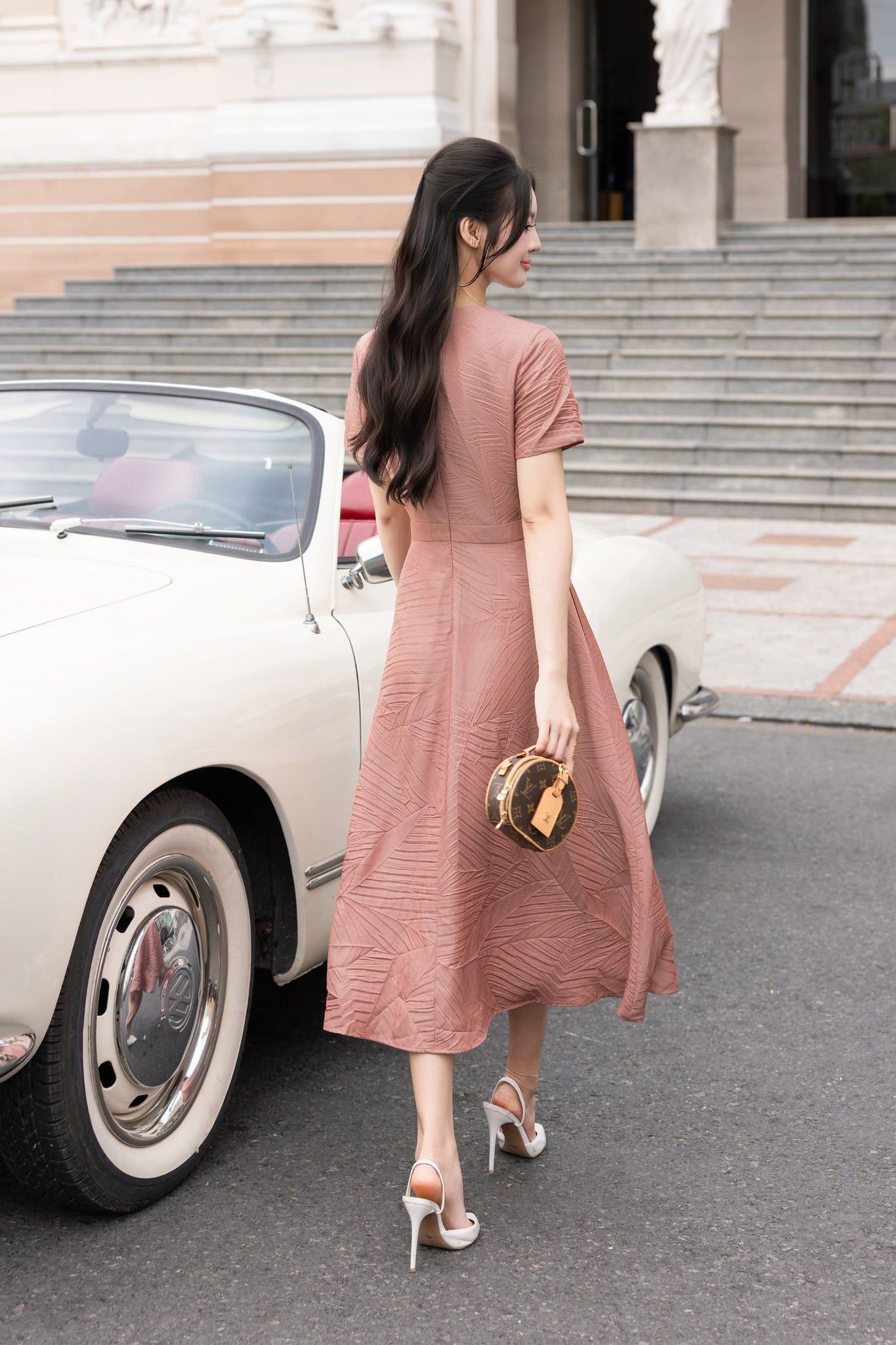 ĐẦM HỒNG THIẾT KẾ D10012