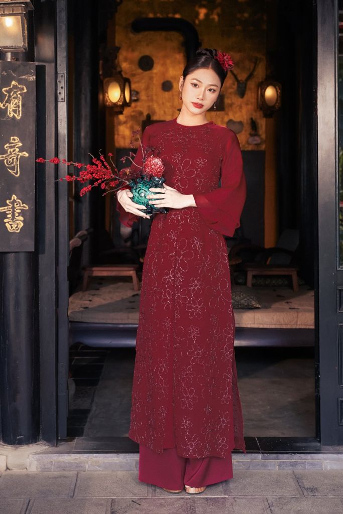 ÁO DÀI THÊU HOA NỔI AD08752