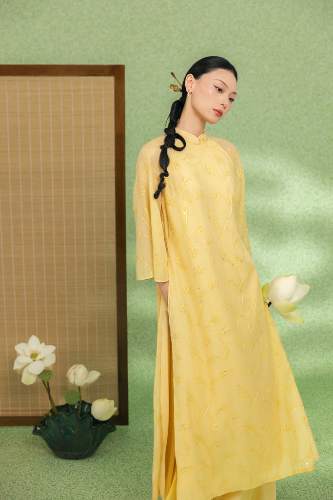  ÁO DÀI VÀNG HOA NHÍ AD02402 
