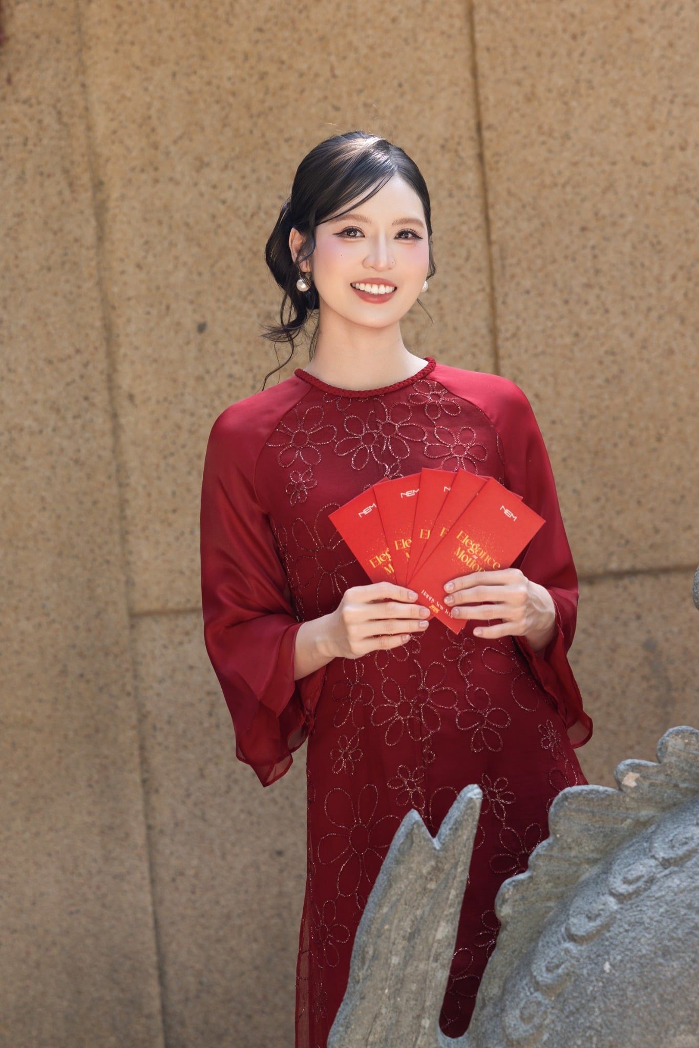 ÁO DÀI THÊU HOA AD08752