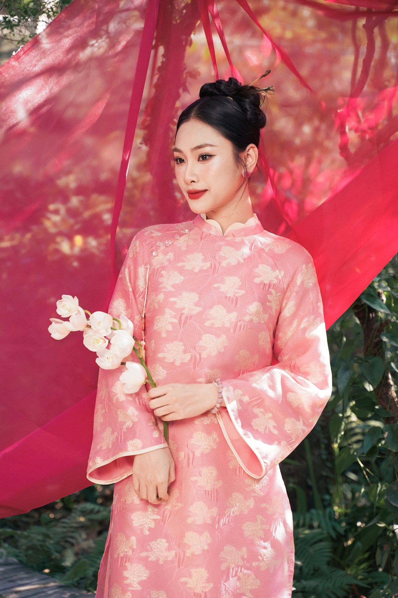 ÁO DÀI 4 TÀ PHỐI HOẠ TIẾT AD08852