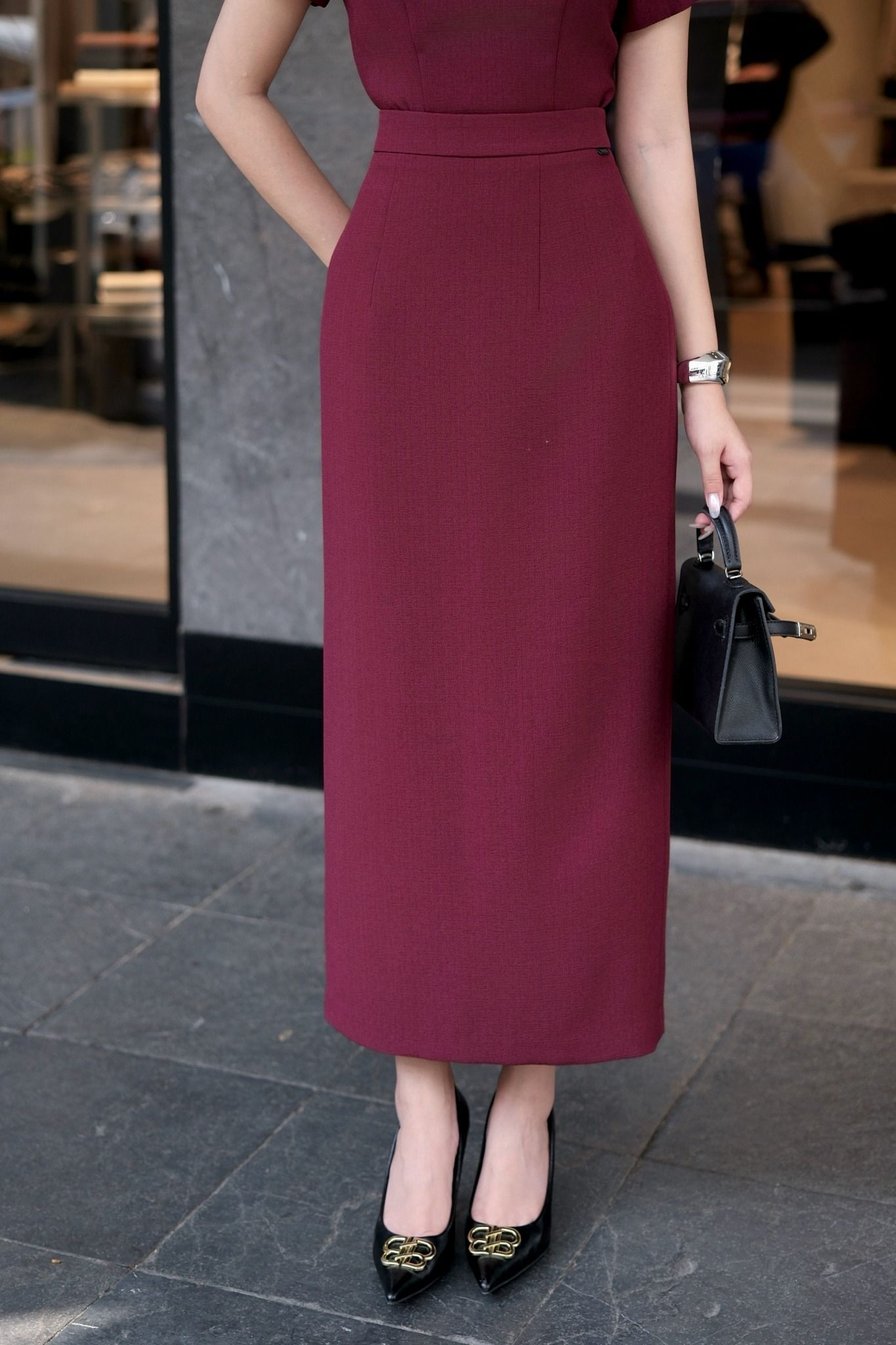 CHÂN VÁY BÚT CHÌ Z04312