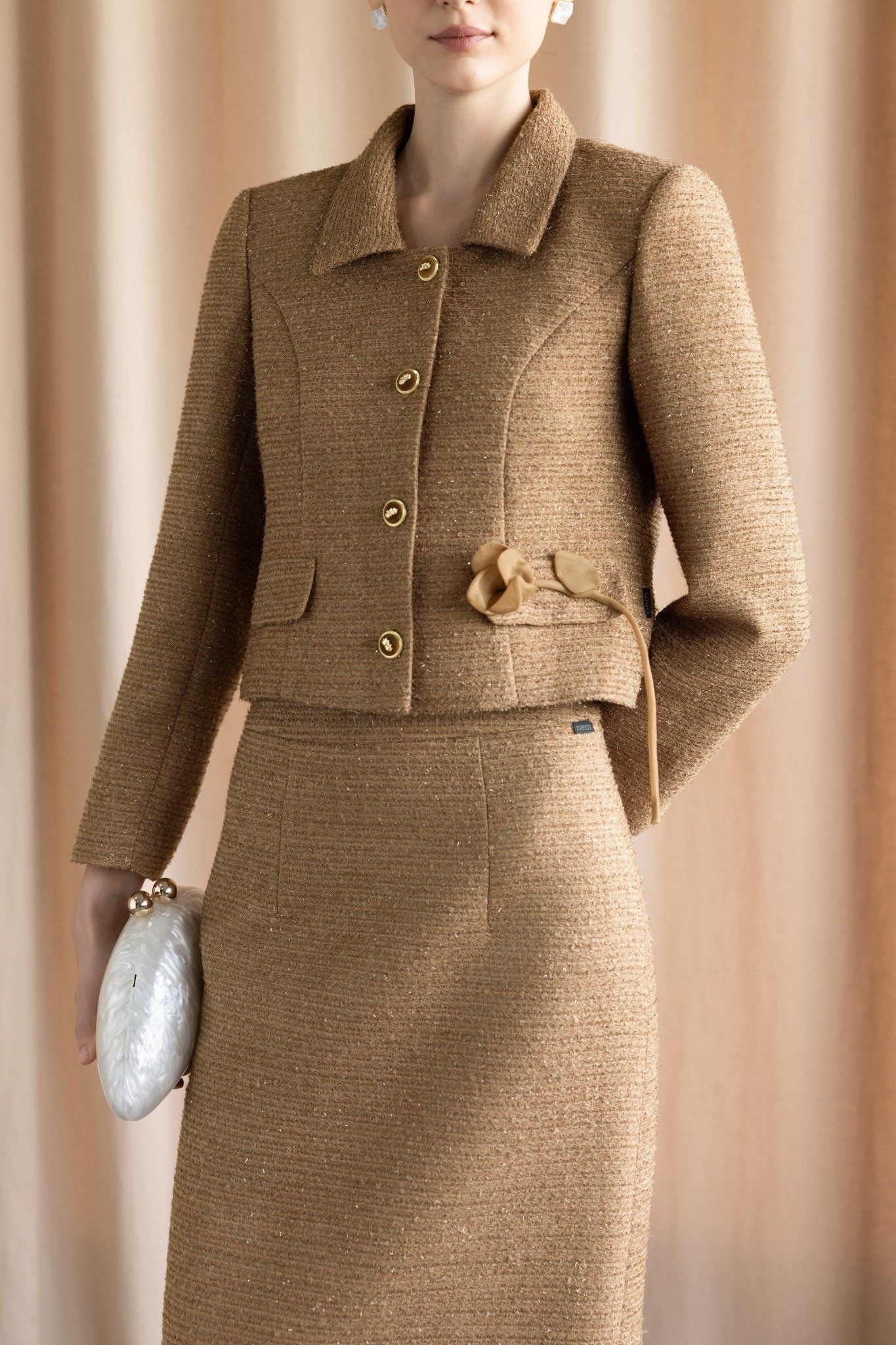 ÁO THIẾT KẾ ĐÍNH HOA NỔI AK05782