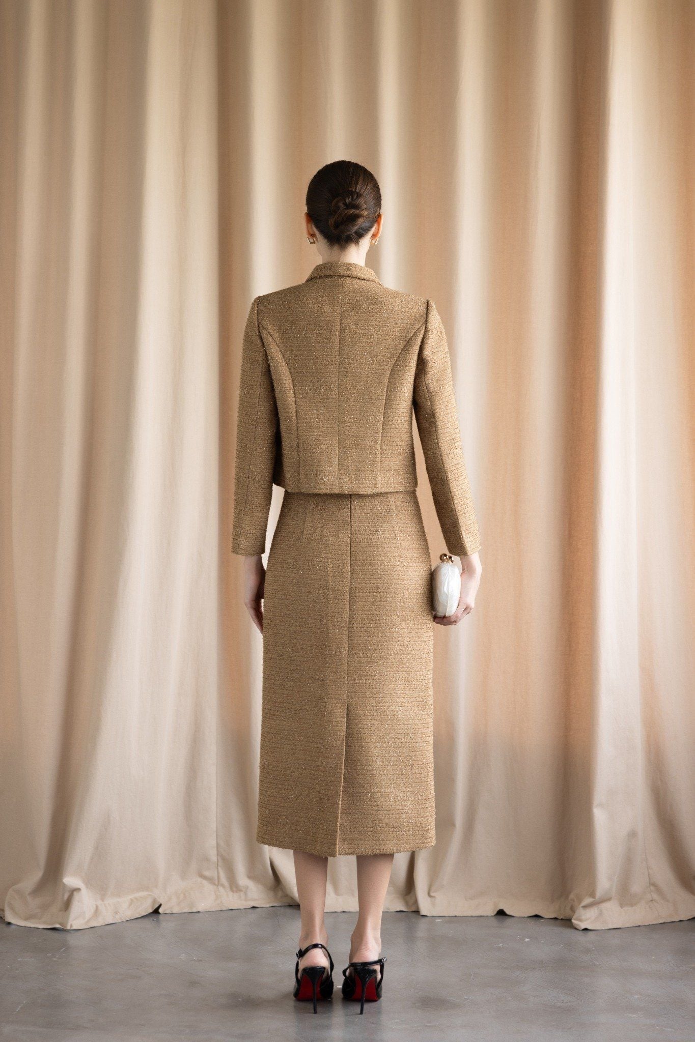 ÁO THIẾT KẾ ĐÍNH HOA NỔI AK05782