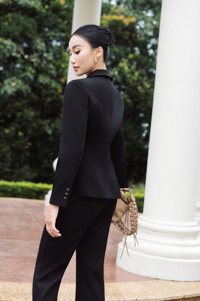  ÁO VEST ĐEN AK06122 