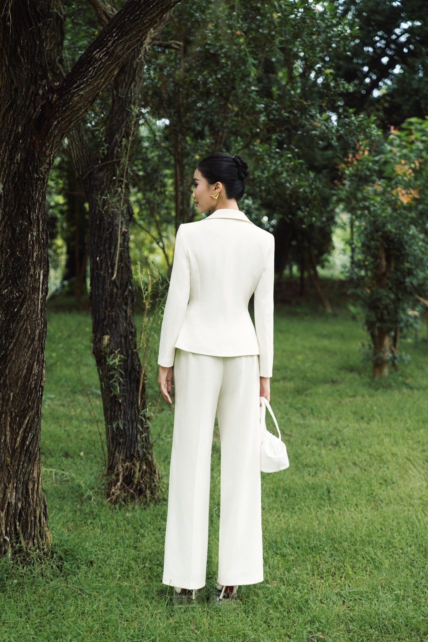 ÁO VEST TRẮNG AK06672