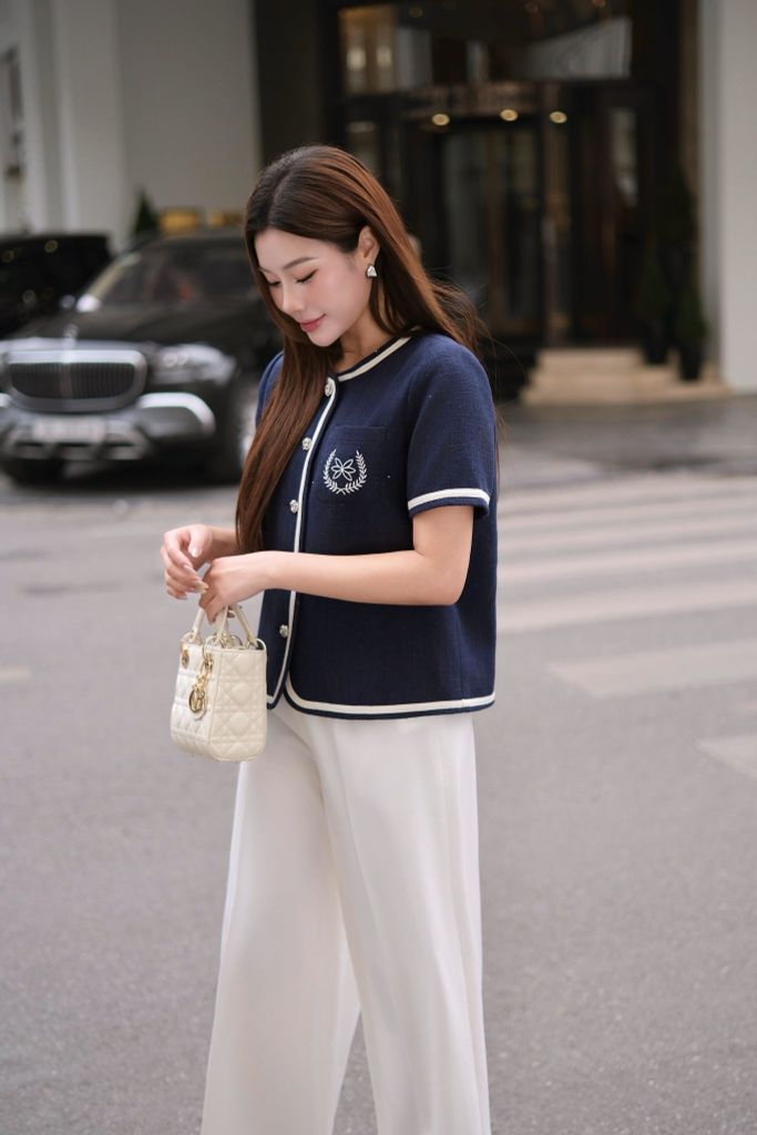  ÁO THIẾT KẾ ĐÍNH KHUY ĐÁ AK09202 