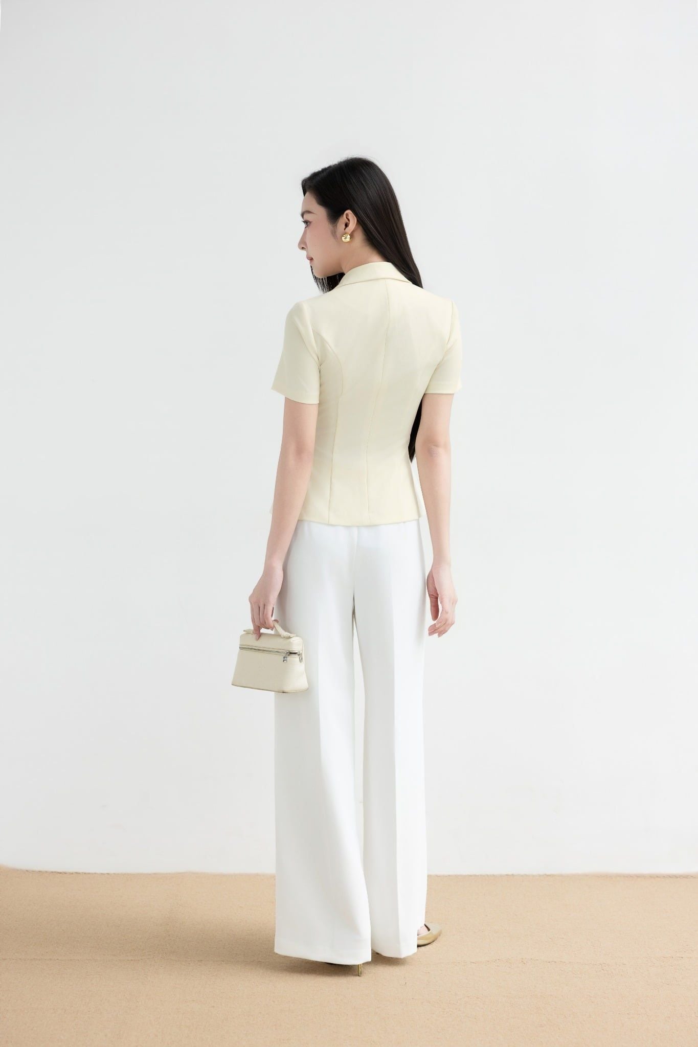 ÁO KÝ GIẢ CỔ BẺ AK10442