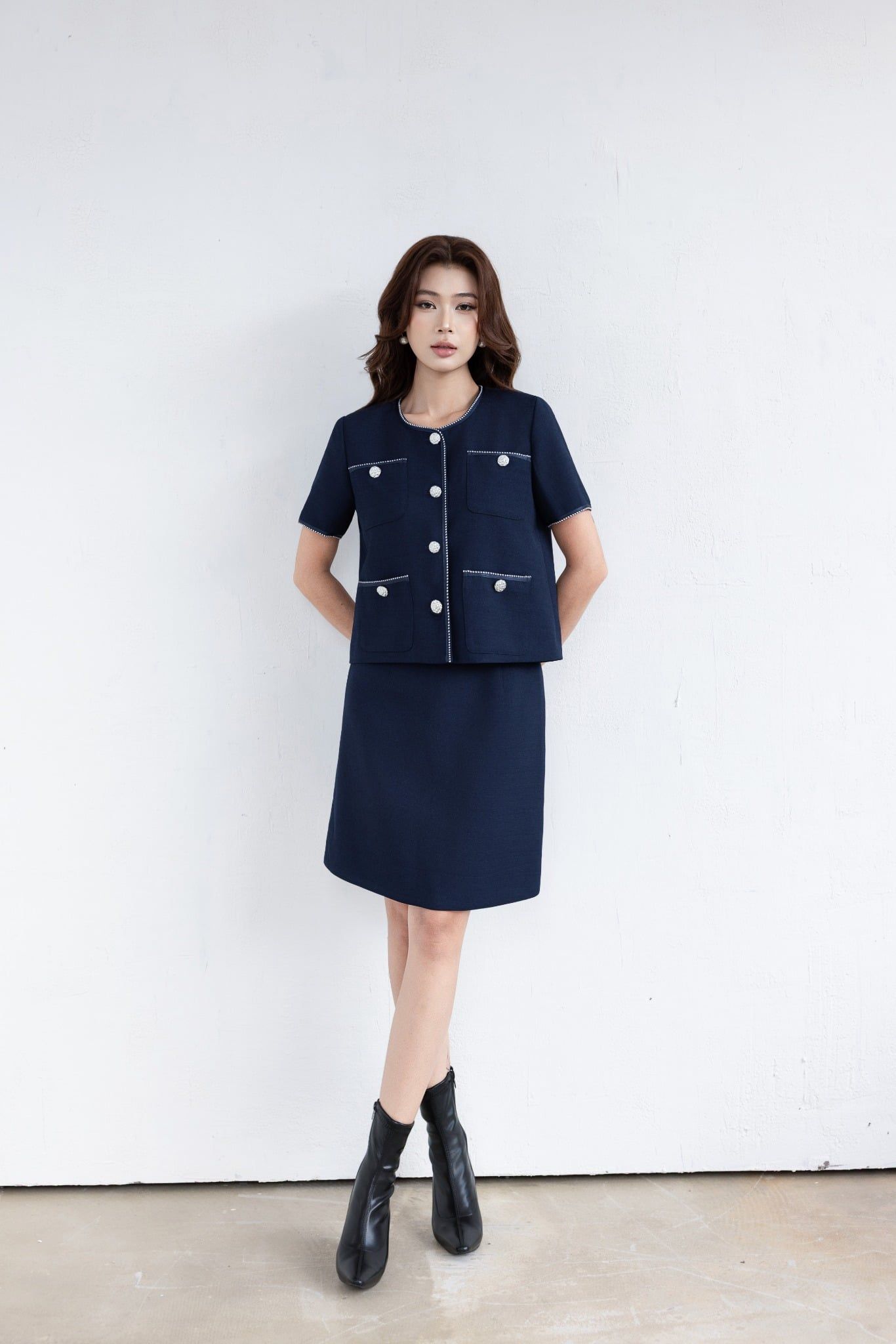 ÁO THIẾT KẾ PHỐI VIỀN TRẮNG AK63052