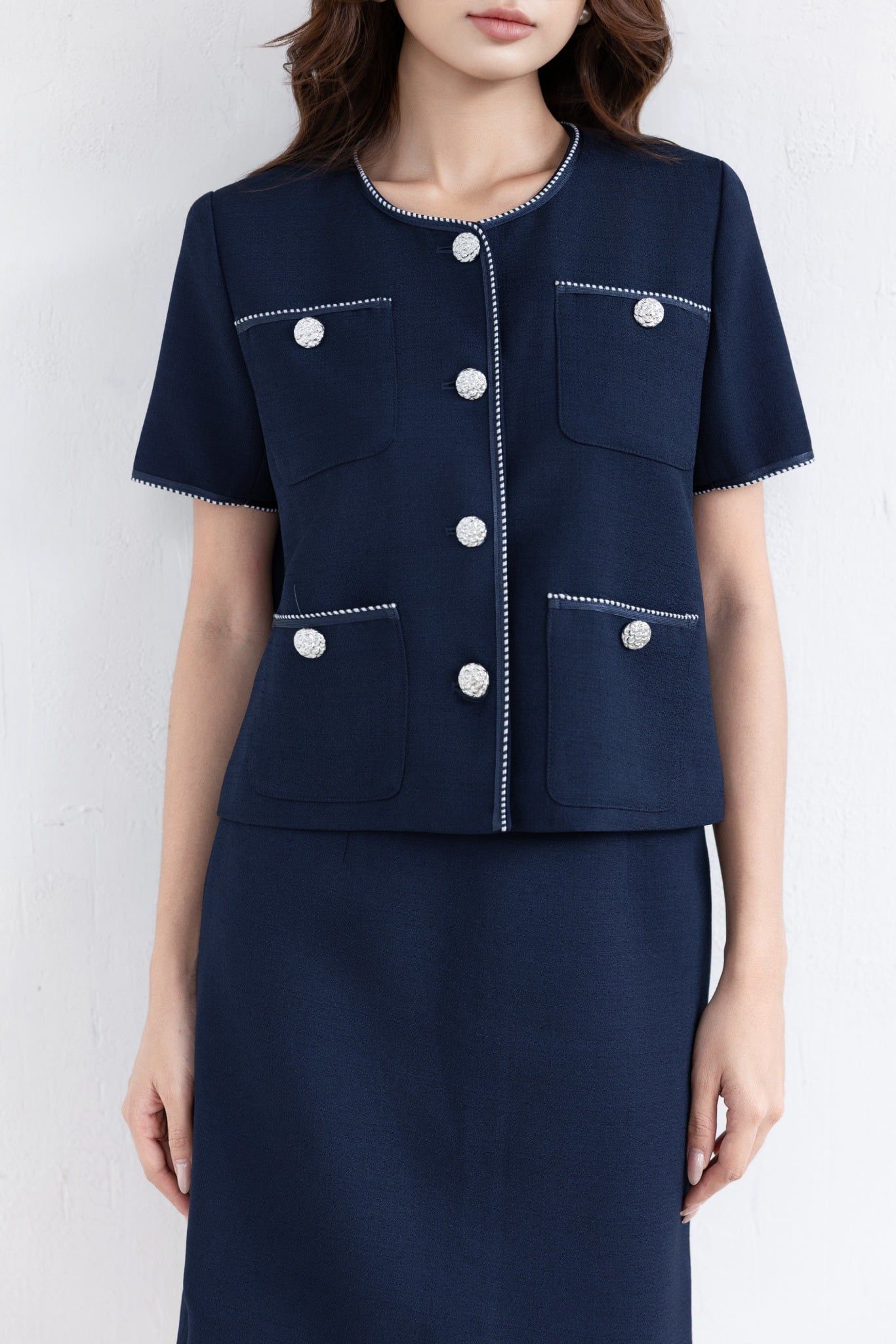 ÁO THIẾT KẾ PHỐI VIỀN TRẮNG AK63052