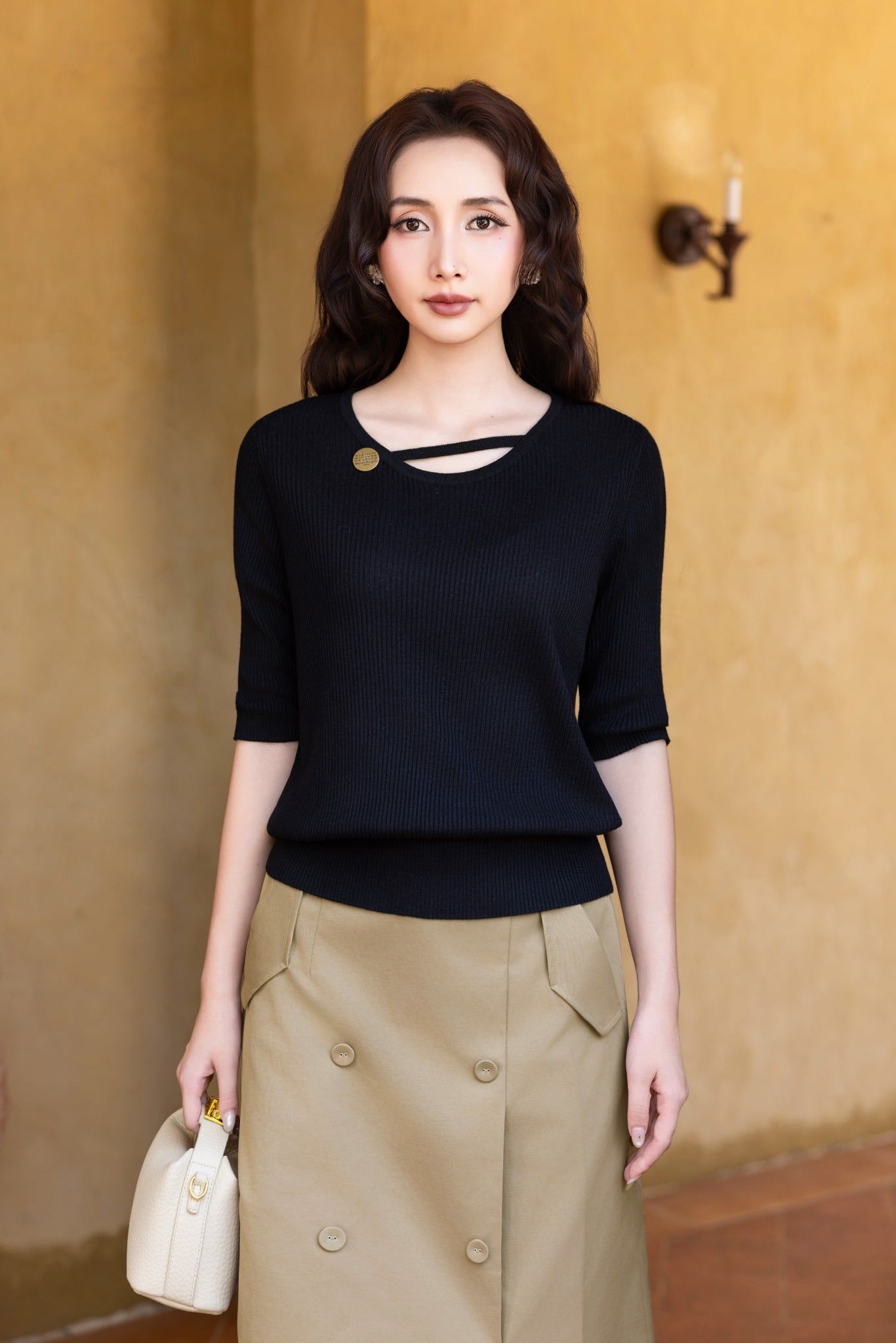 ÁO LEN ĐEN CỔ ĐÍNH KHUY AL62082