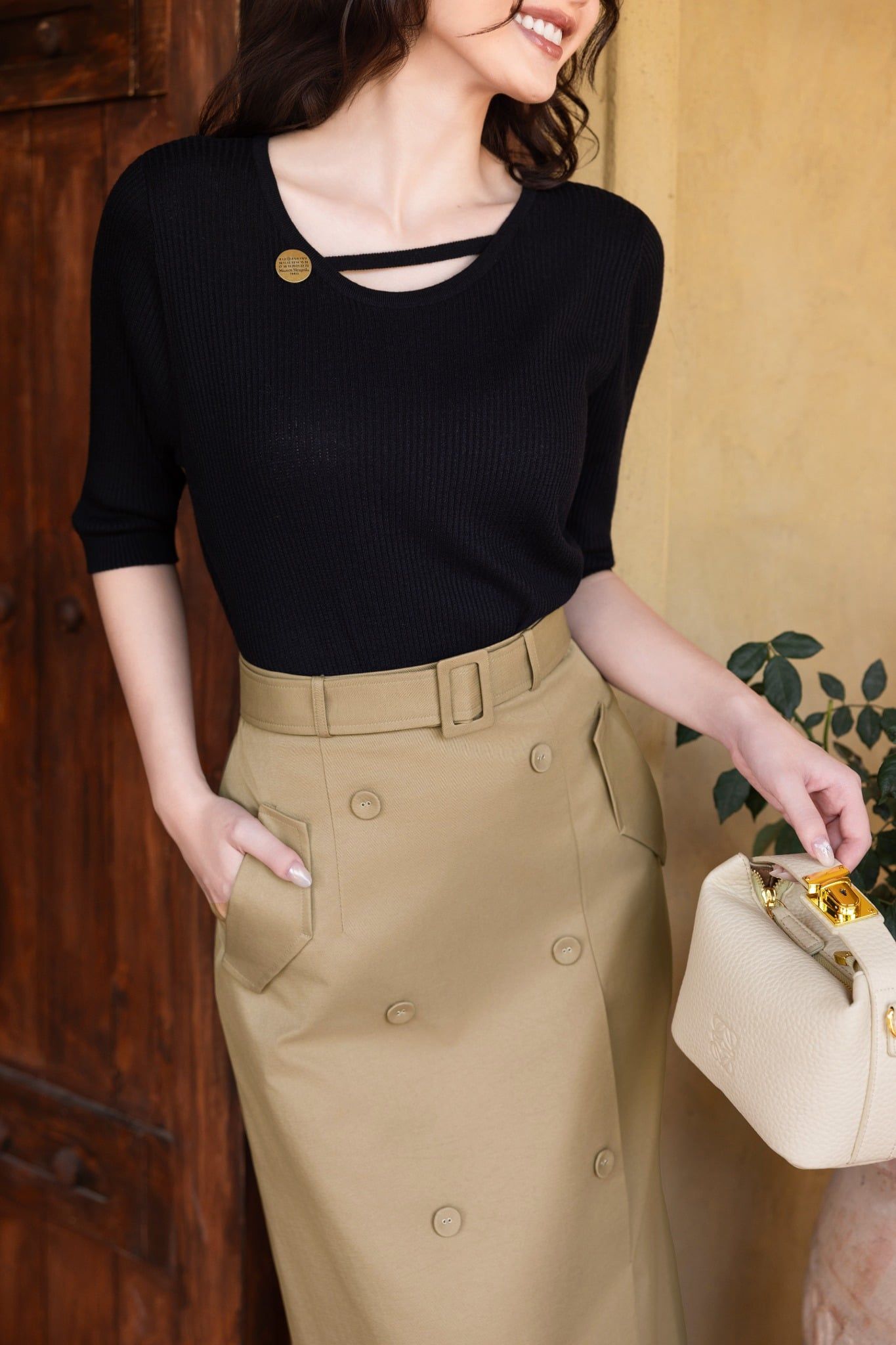 ÁO LEN ĐEN CỔ ĐÍNH KHUY AL62082