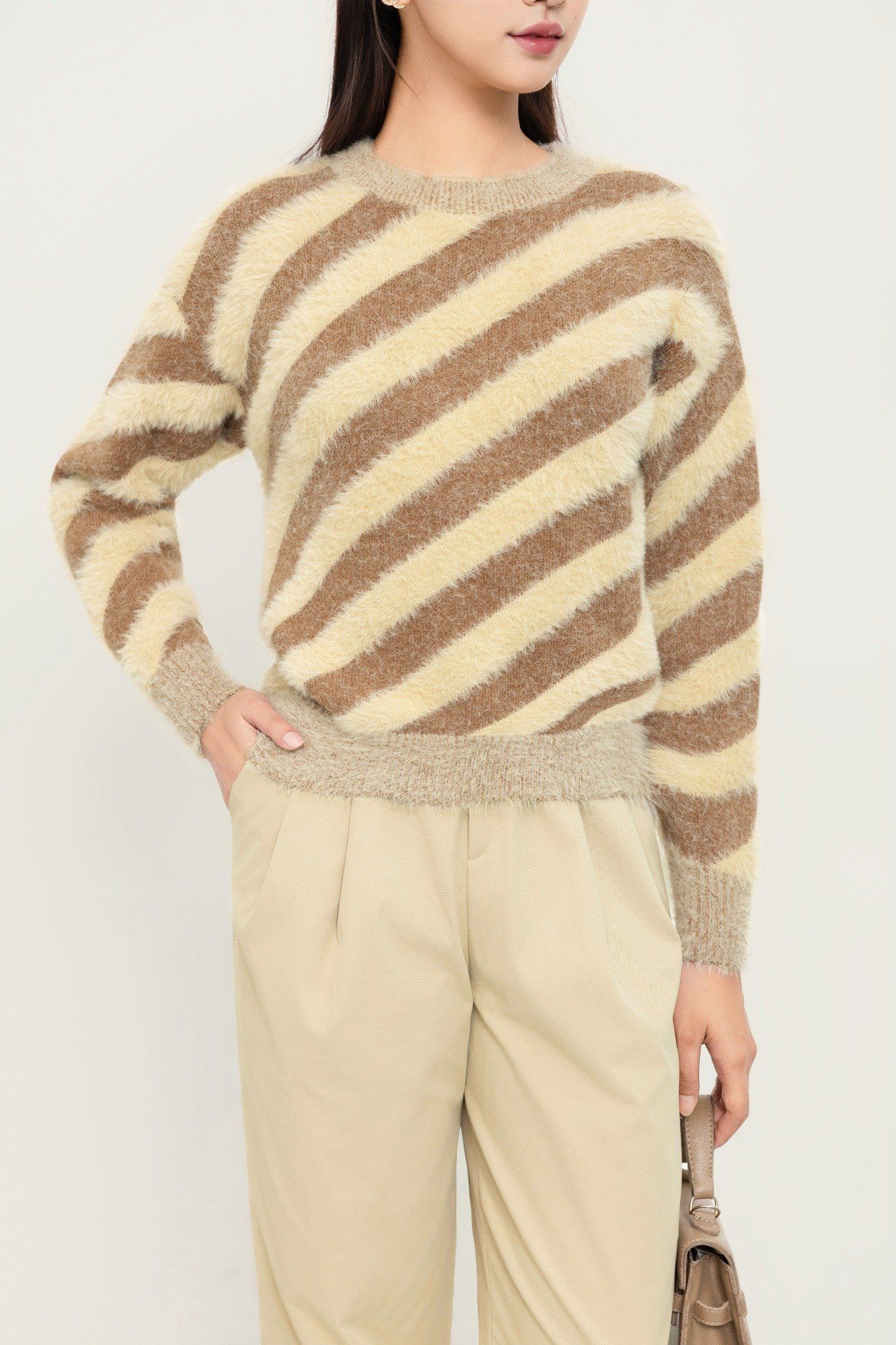 ÁO LEN KẺ NÂU AL62432