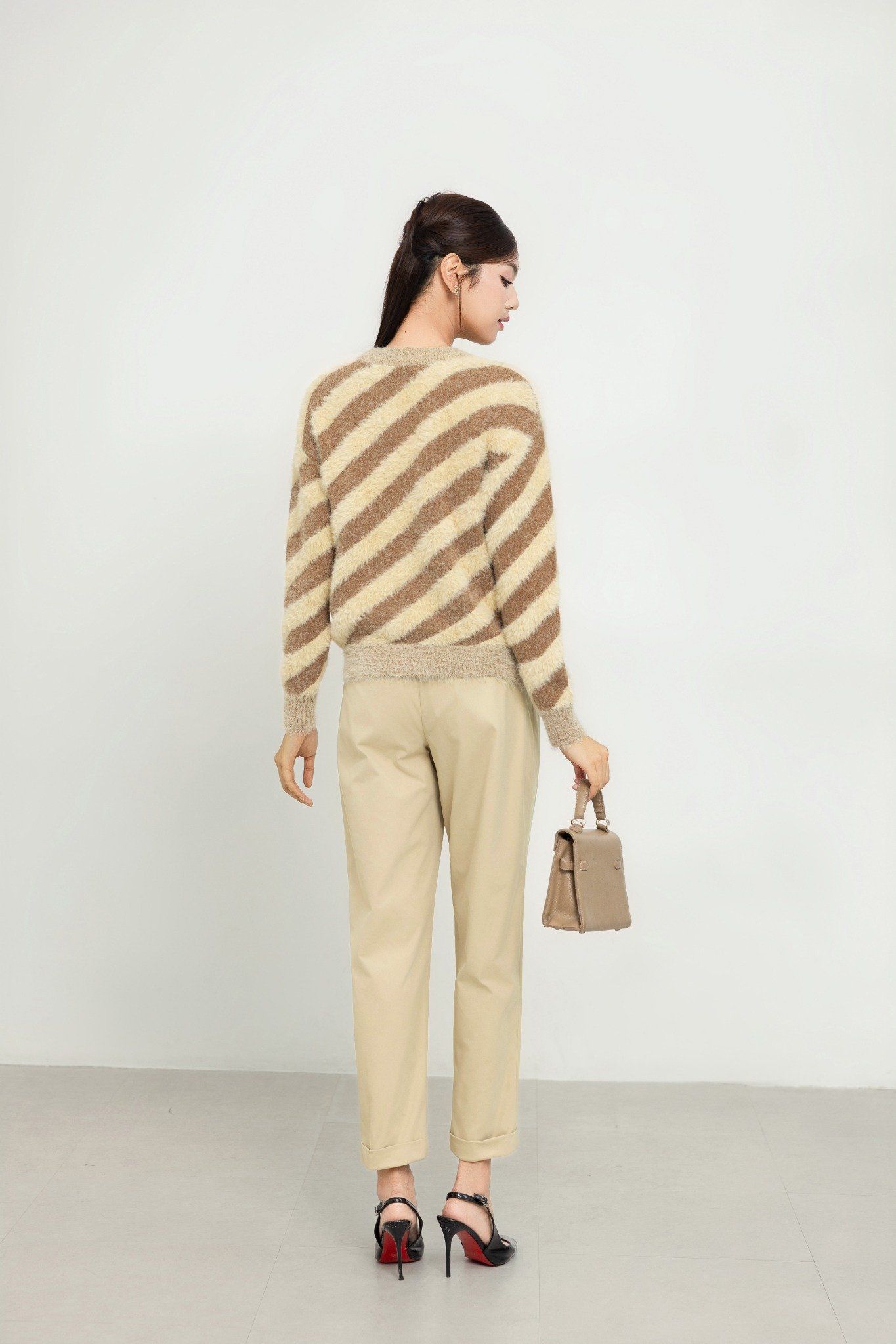 ÁO LEN KẺ NÂU AL62432