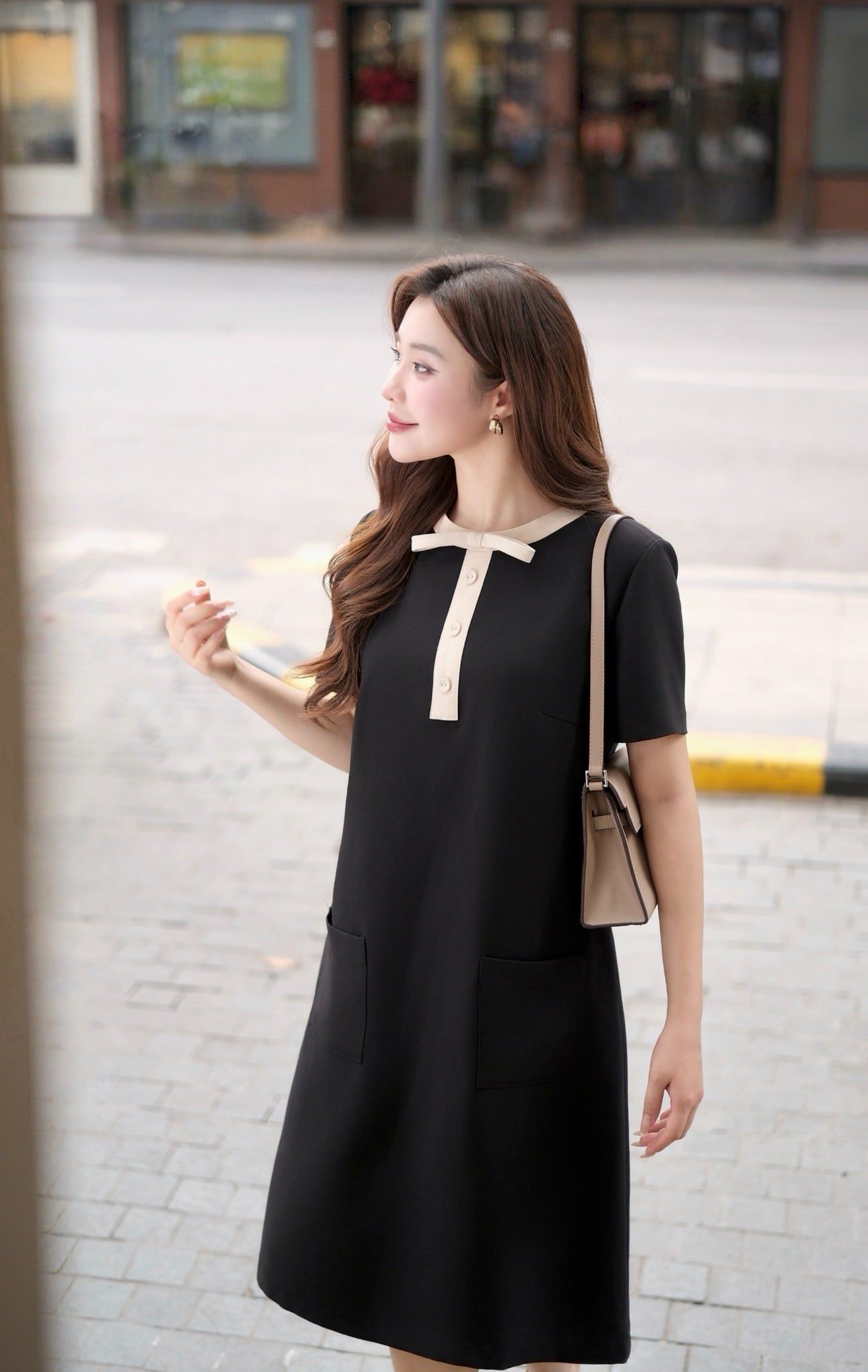 keonhacai SUÔNG ĐEN PHỐI CỔ TRẮNG D00682