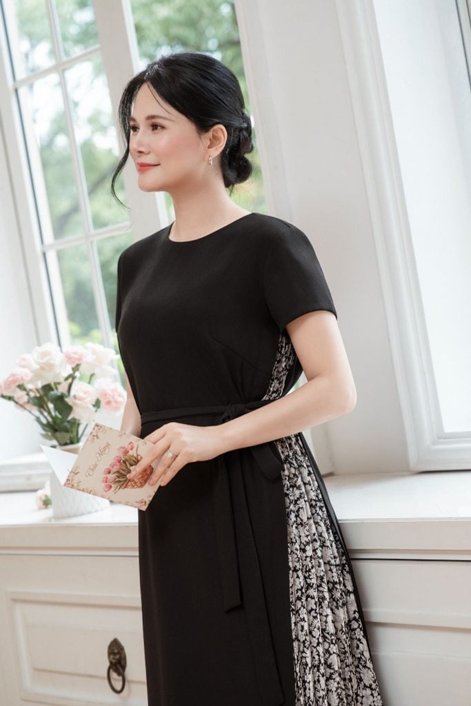  ĐẦM ĐEN PHỐI VOAN HOA D00932 