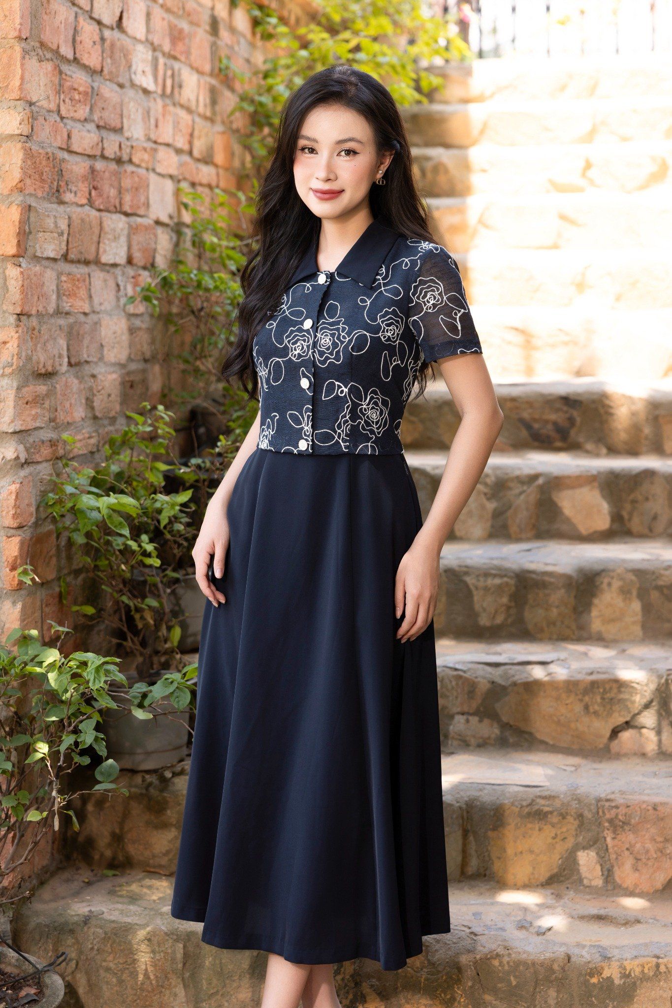 ĐẦM ĐEN PHỐI HOA D03152