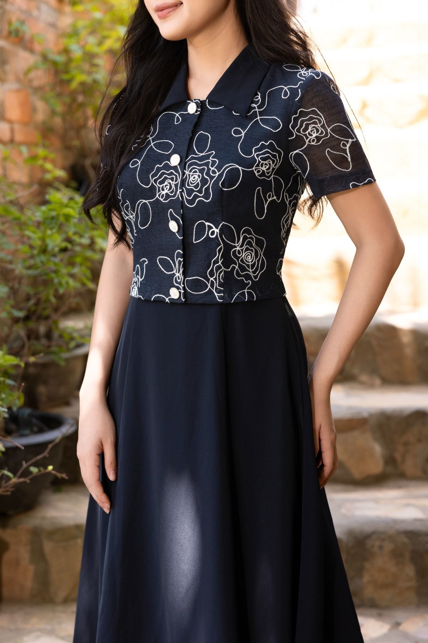 ĐẦM ĐEN PHỐI HOA D03152