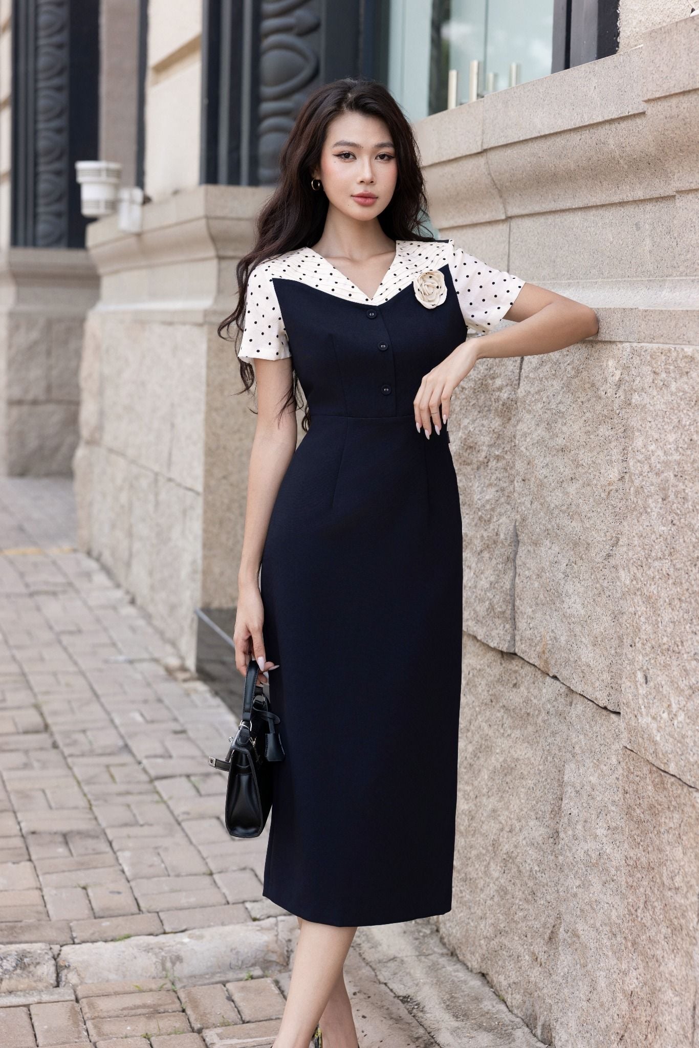 ĐẦM ÔM PHỐI CHẤM BI D03182