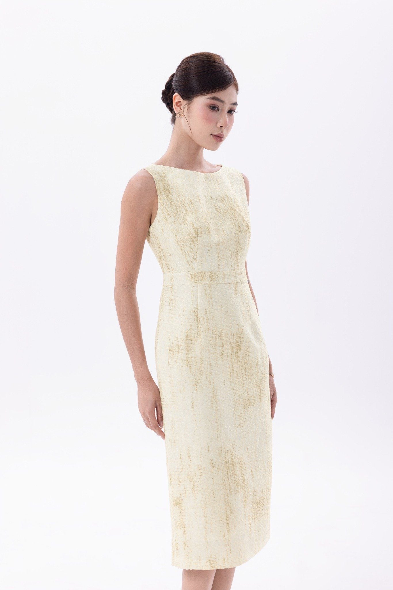 ĐẦM ÔM KHÔNG TAY D04572