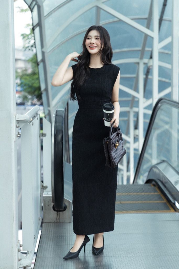 ĐẦM ÔM ĐEN D05182