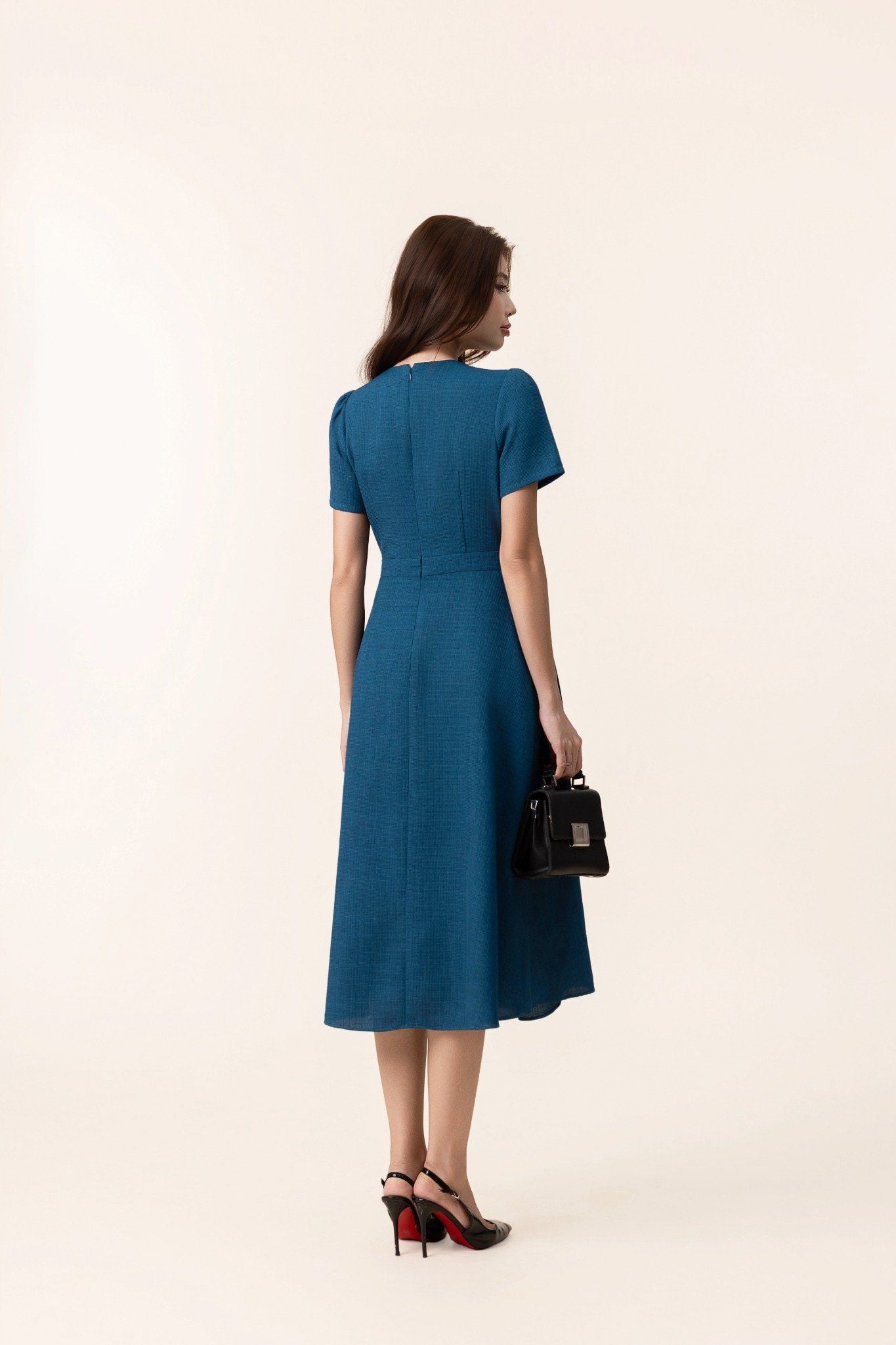 ĐẦM THIẾT KẾ THÊU HOA D05462