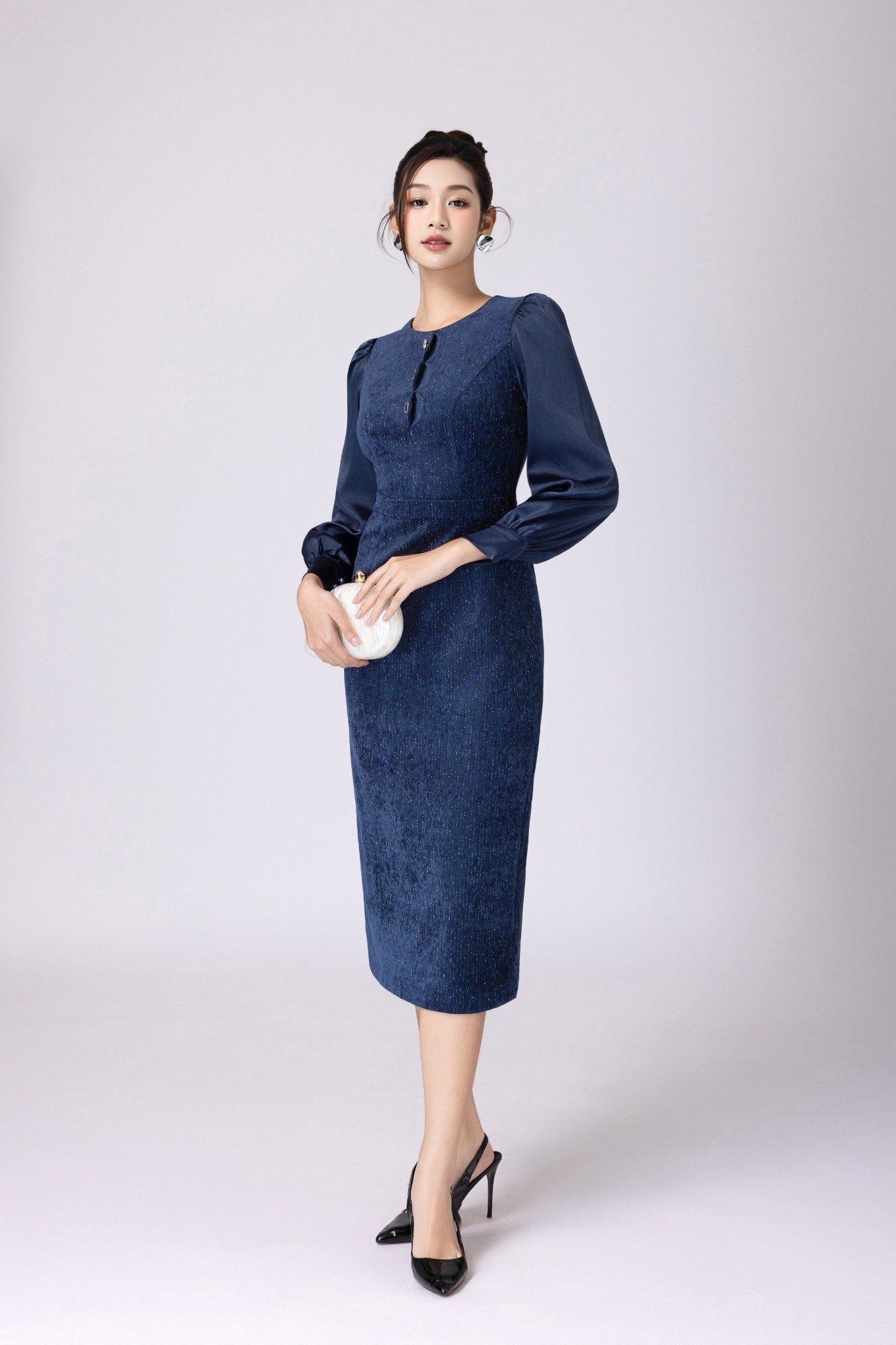 ĐẦM ÔM PHA TAY VOAN D06182