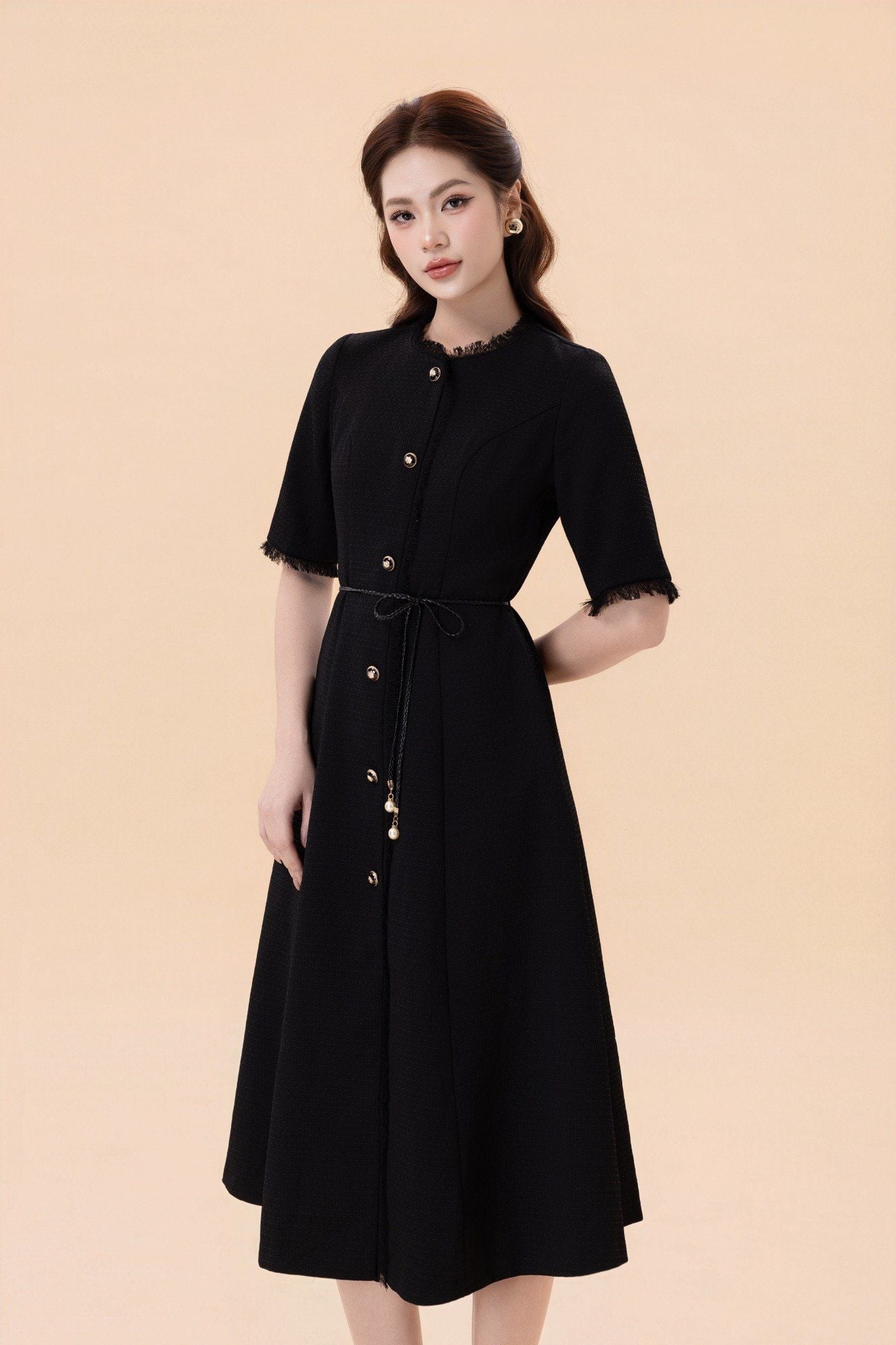 ĐẦM ĐEN KÈM ĐAI DA D06402