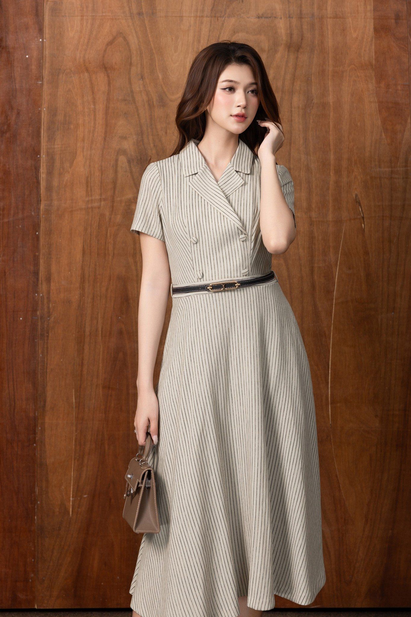 ĐẦM KẺ CỔ VEST D06922