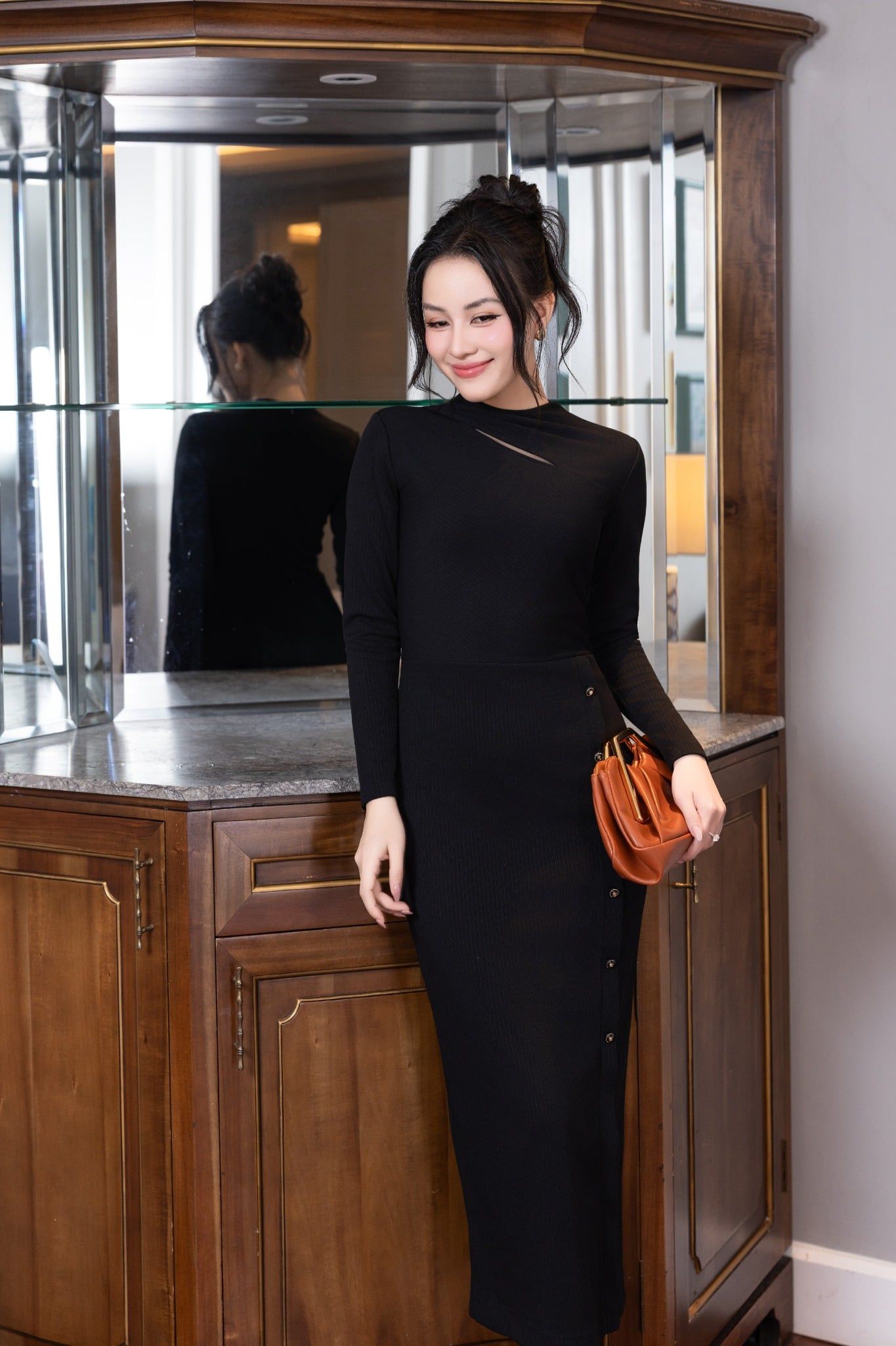 ĐẦM ÔM ĐEN D07512