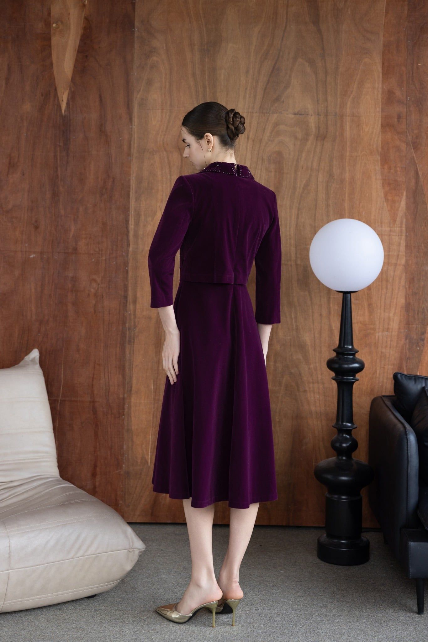 ĐẦM NHUNG CỔ ĐÍNH CƯỜM D07662