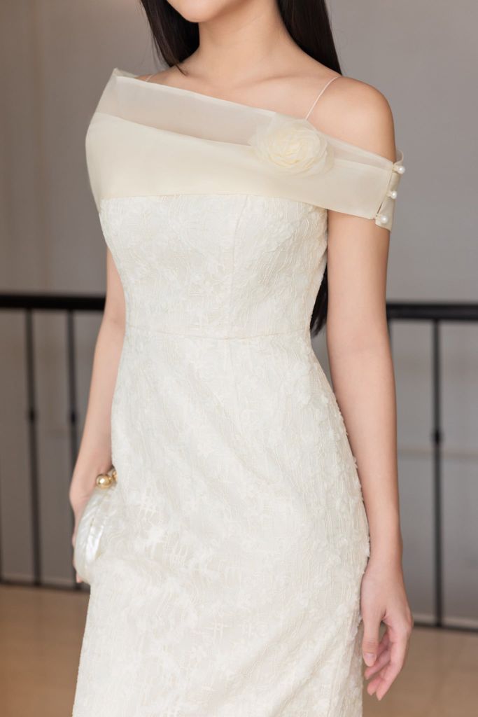  ĐẦM TIỆC REN ĐÍNH HOA 3D D07842 