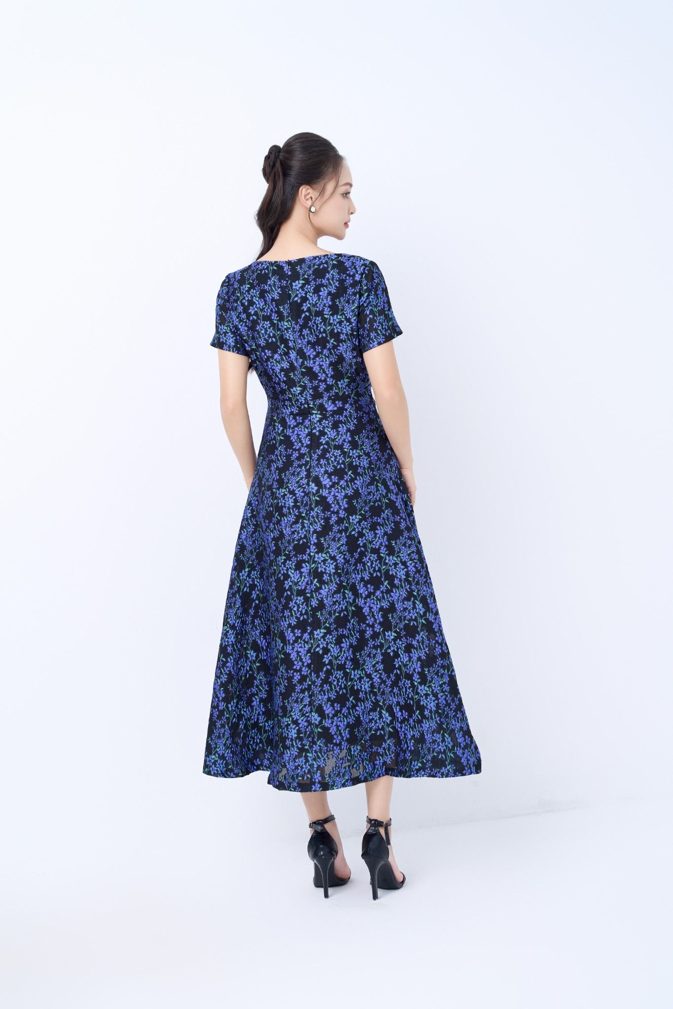 ĐẦM TIỆC GẤM HOA XANH D08182