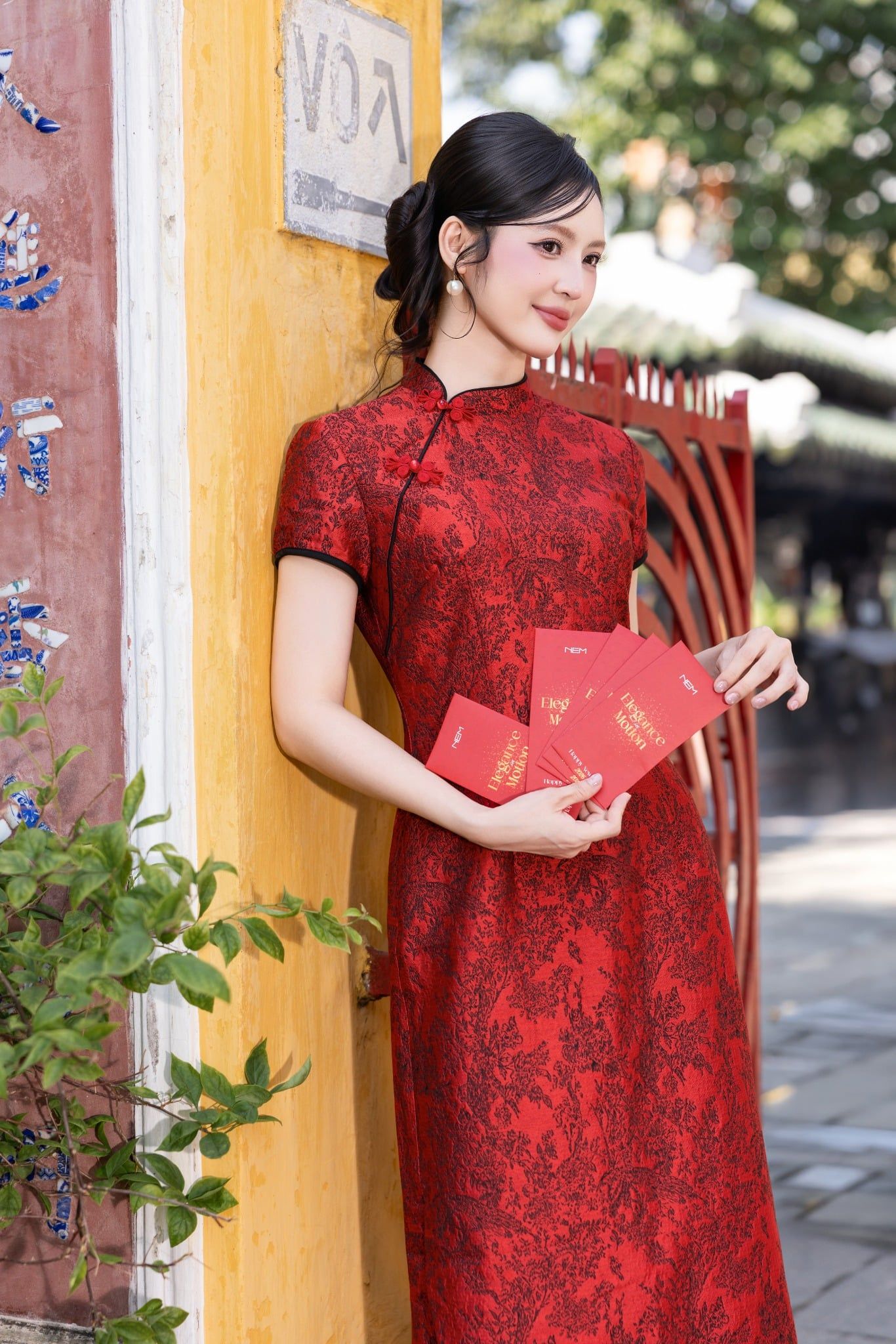 SƯỜN XÁM GẤM ĐỎ D08922