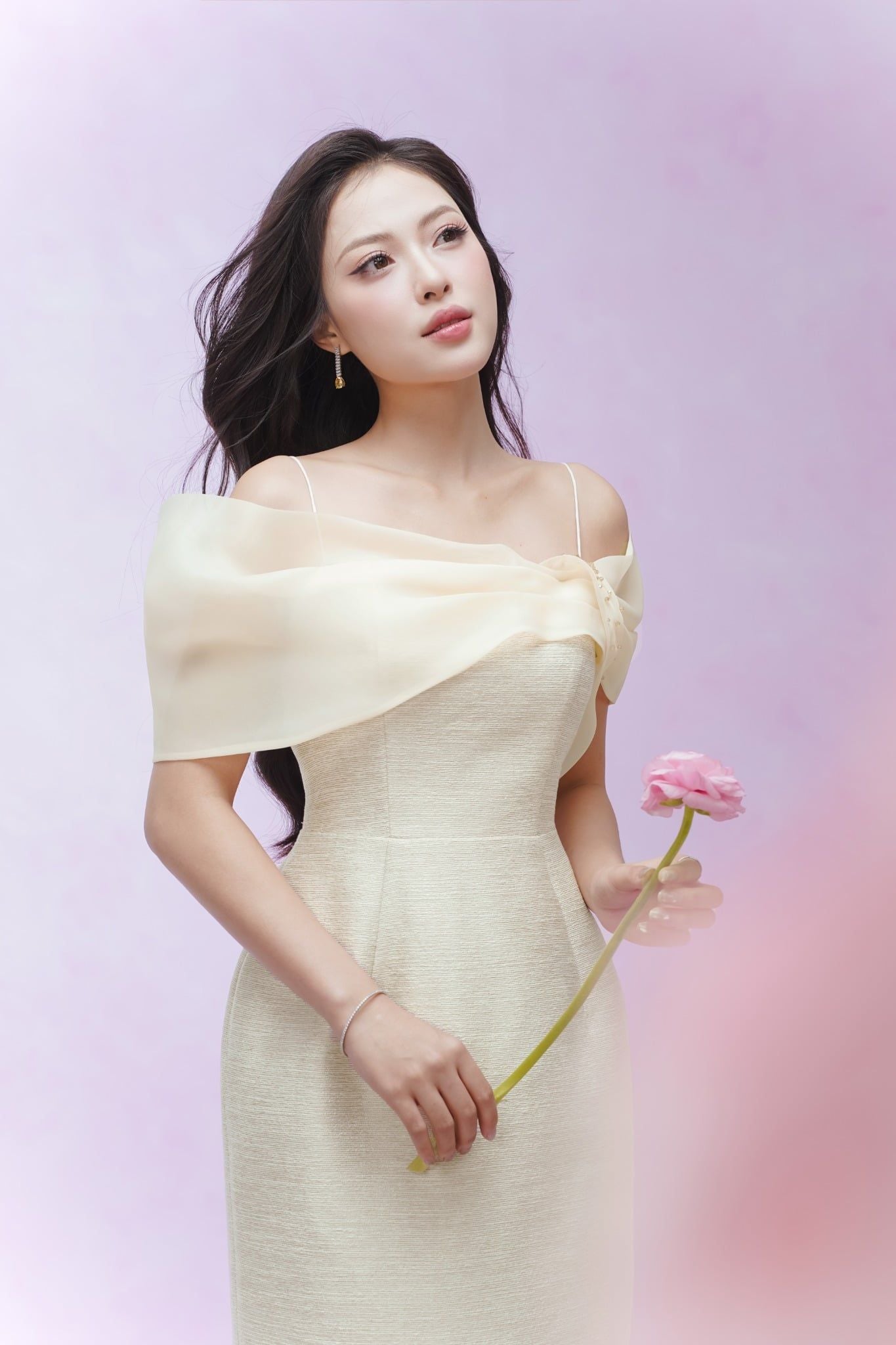 ĐẦM TIỆC TRỄ VAI D08982