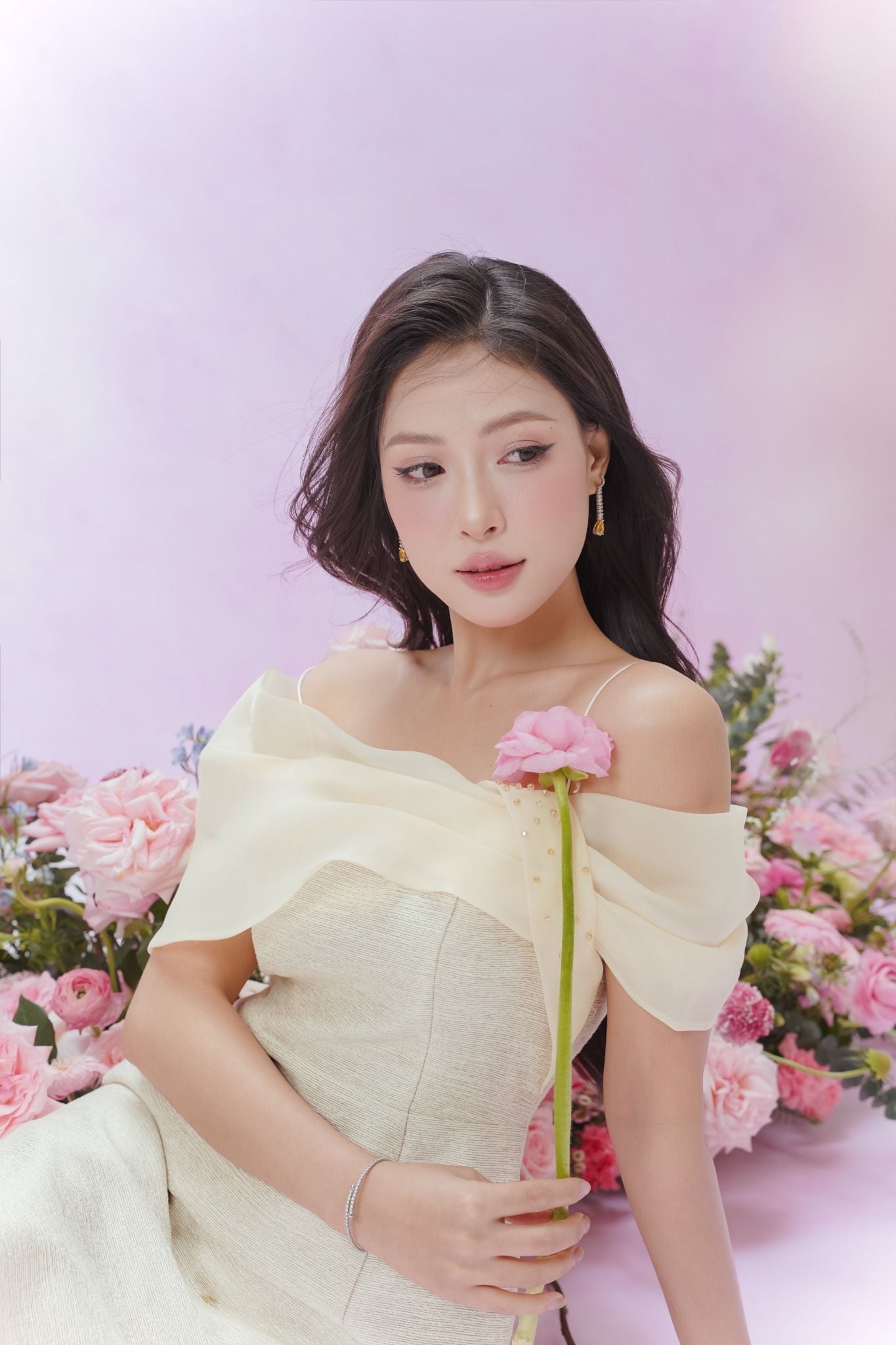 ĐẦM TIỆC TRỄ VAI D08982