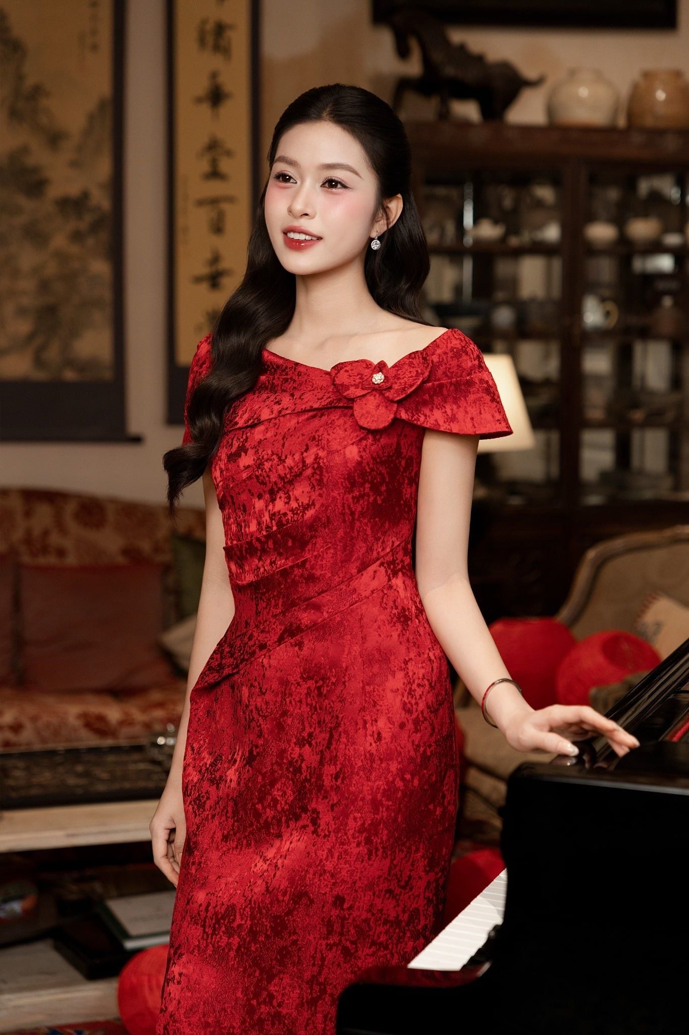 ĐẦM TIỆC GẤM ĐỎ D09012