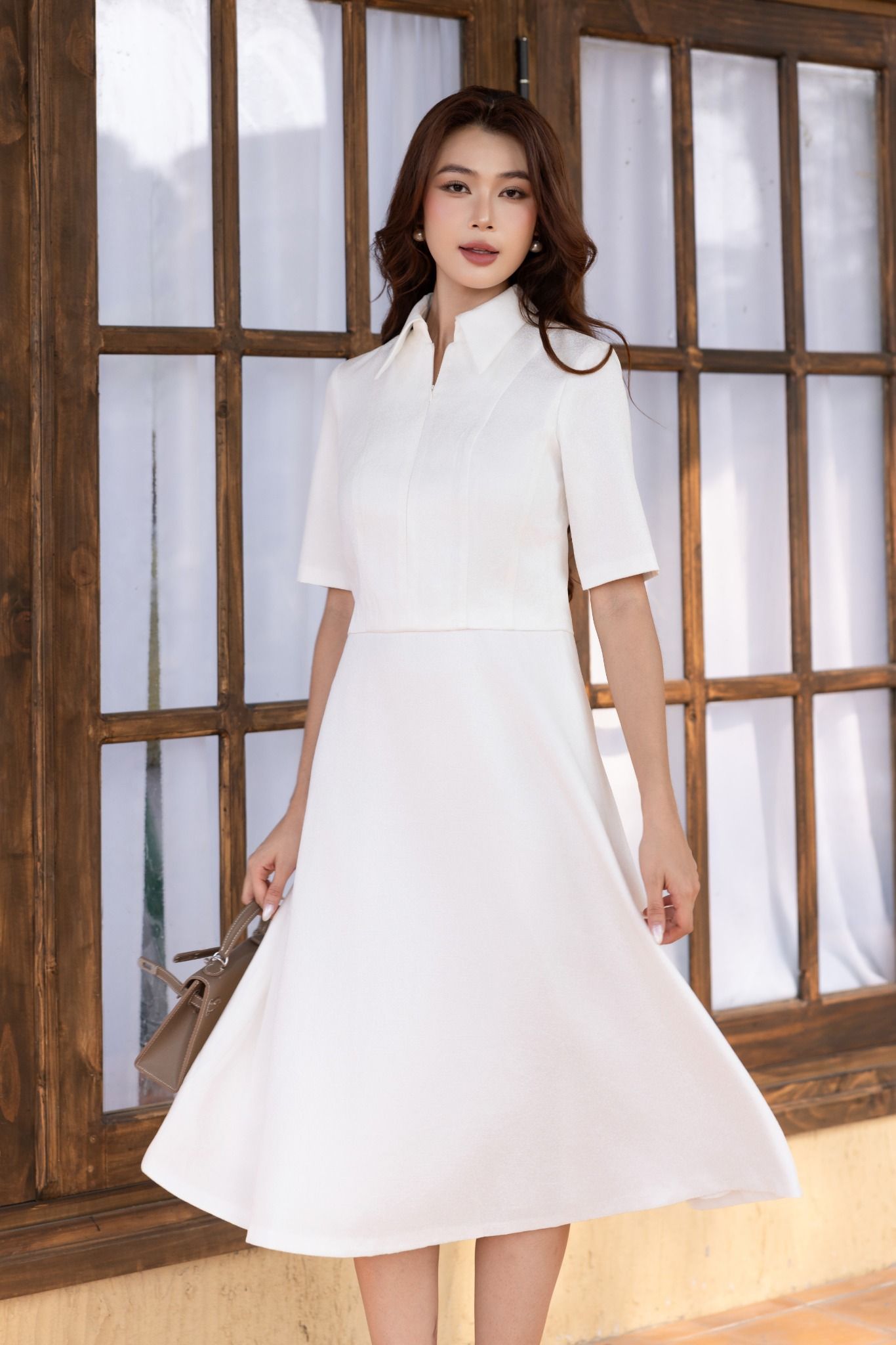 ĐẦM TRẮNG CỔ BẺ D09332