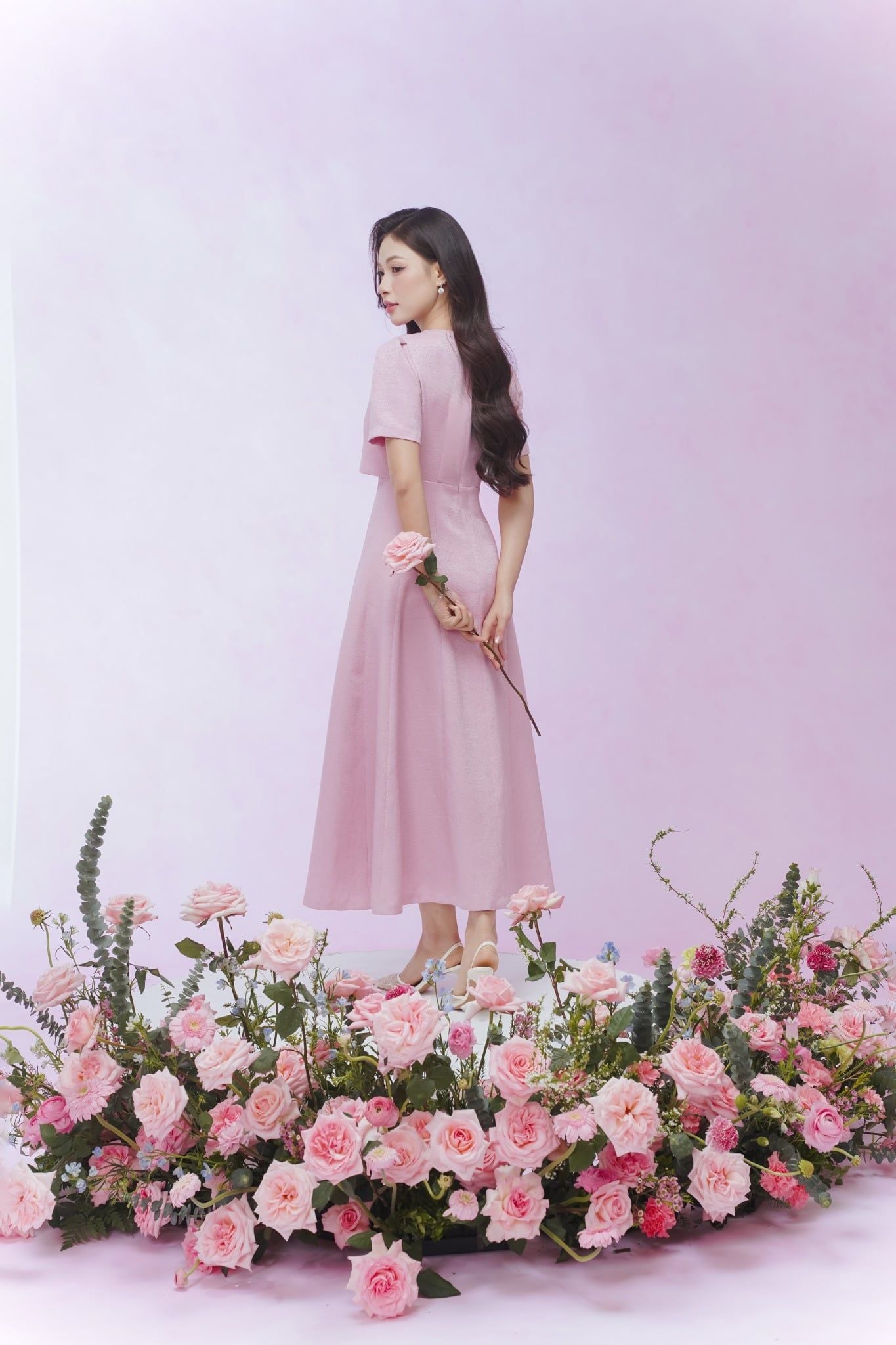 ĐẦM MIDI ĐÍNH HOA 3D D09442