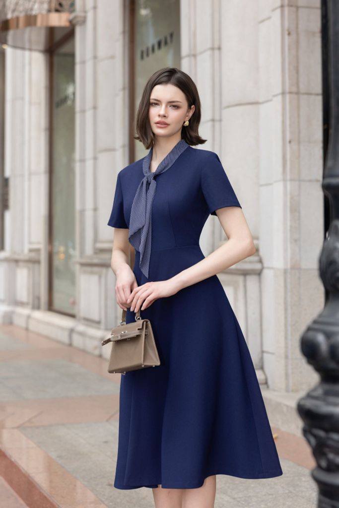  ĐẦM XANH PHỐI KHĂN D09812 