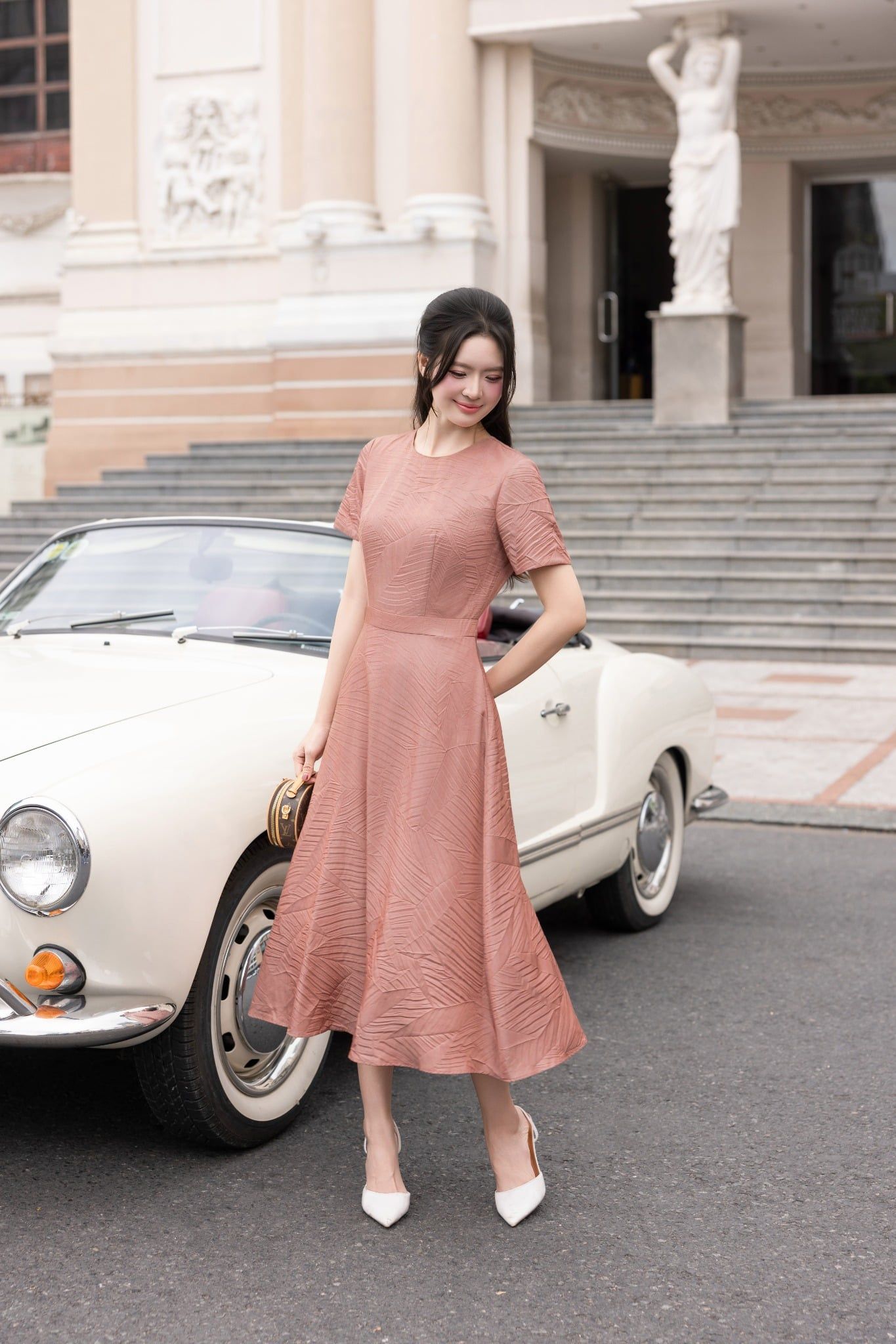 ĐẦM HỒNG THIẾT KẾ D10012