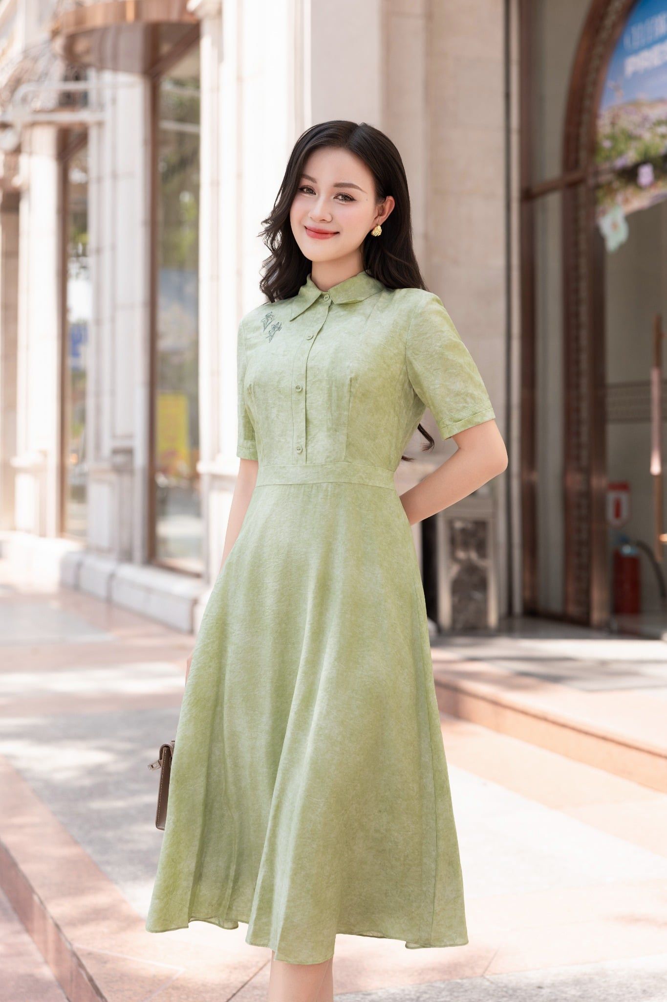 ĐẦM THIẾT KẾ CỔ BẺ D10802